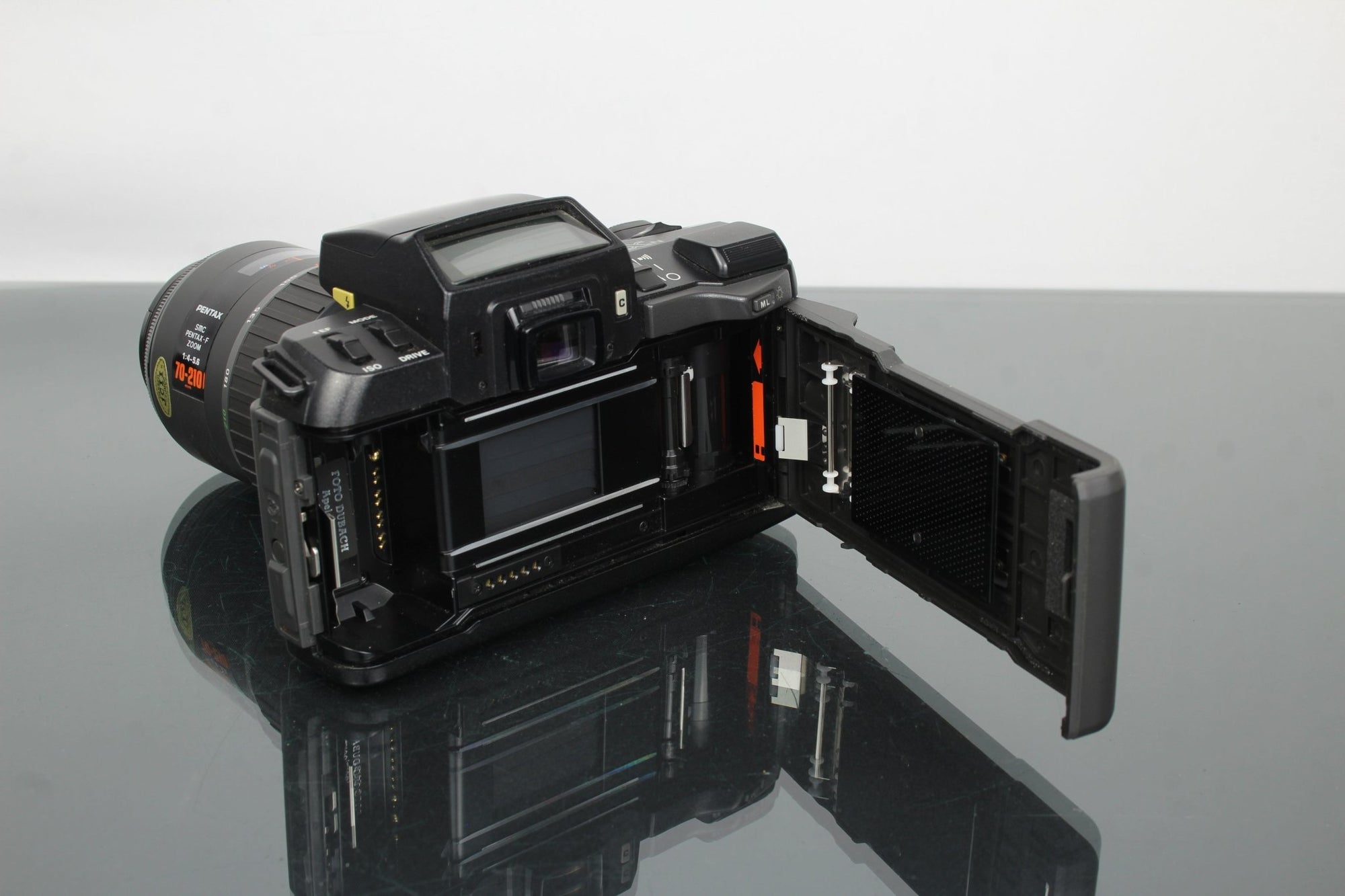 Pentax SFX N + SMC Pentax F Zoom 70 - 210mm f/4 - 5.6 lens - Dutch|Thrift