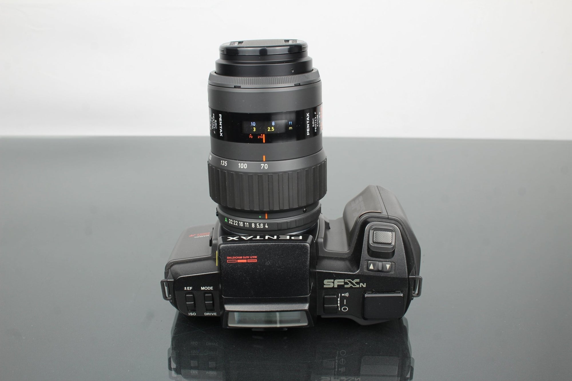 Pentax SFX N + SMC Pentax F Zoom 70 - 210mm f/4 - 5.6 lens - Dutch|Thrift