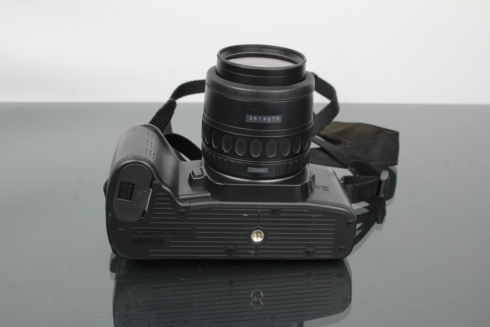 Pentax Z - 10 + 1:4 - 5.6 35 - 80mm lens - Dutch|Thrift