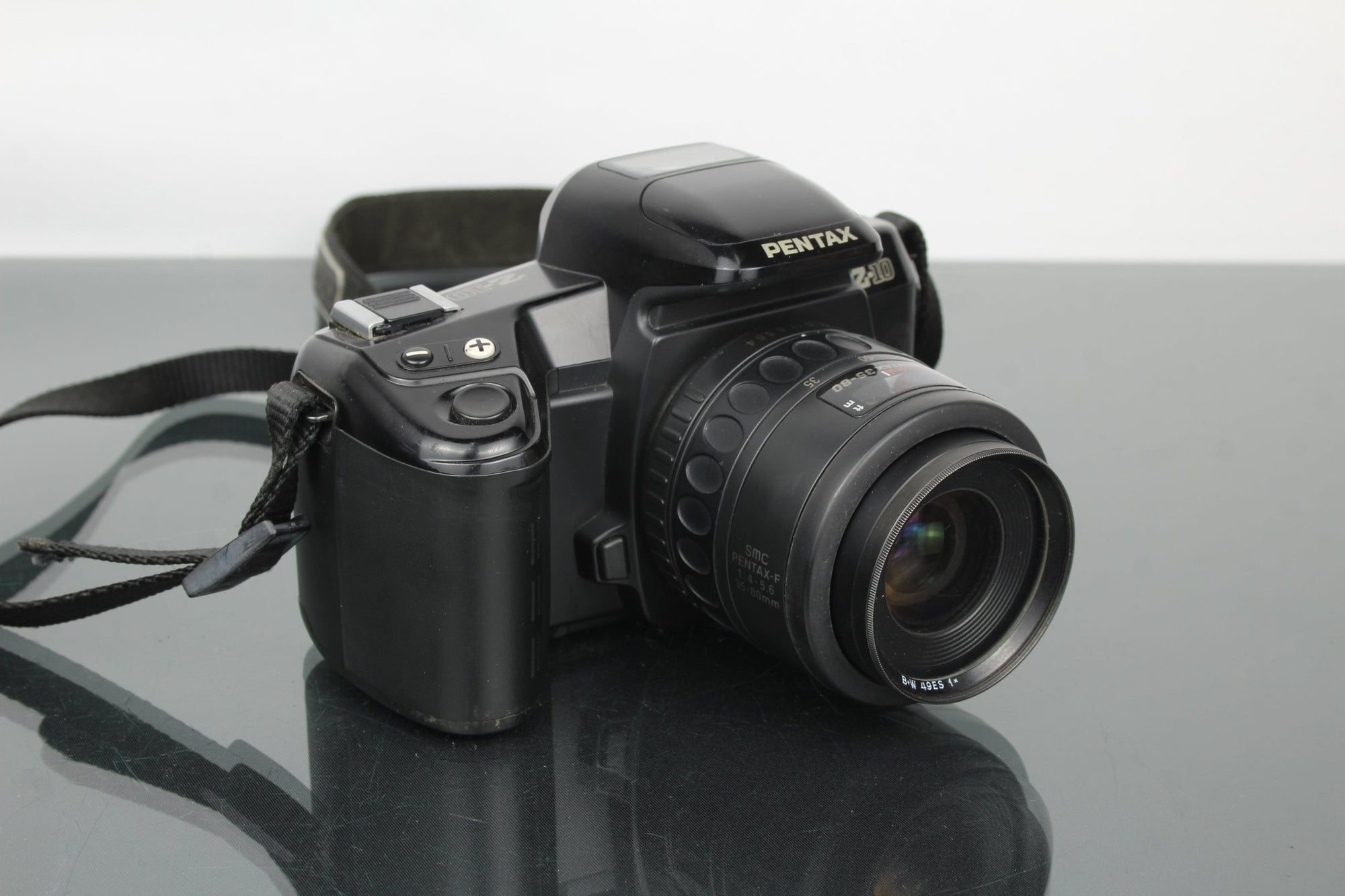 Pentax Z - 10 + 1:4 - 5.6 35 - 80mm lens - Dutch|Thrift