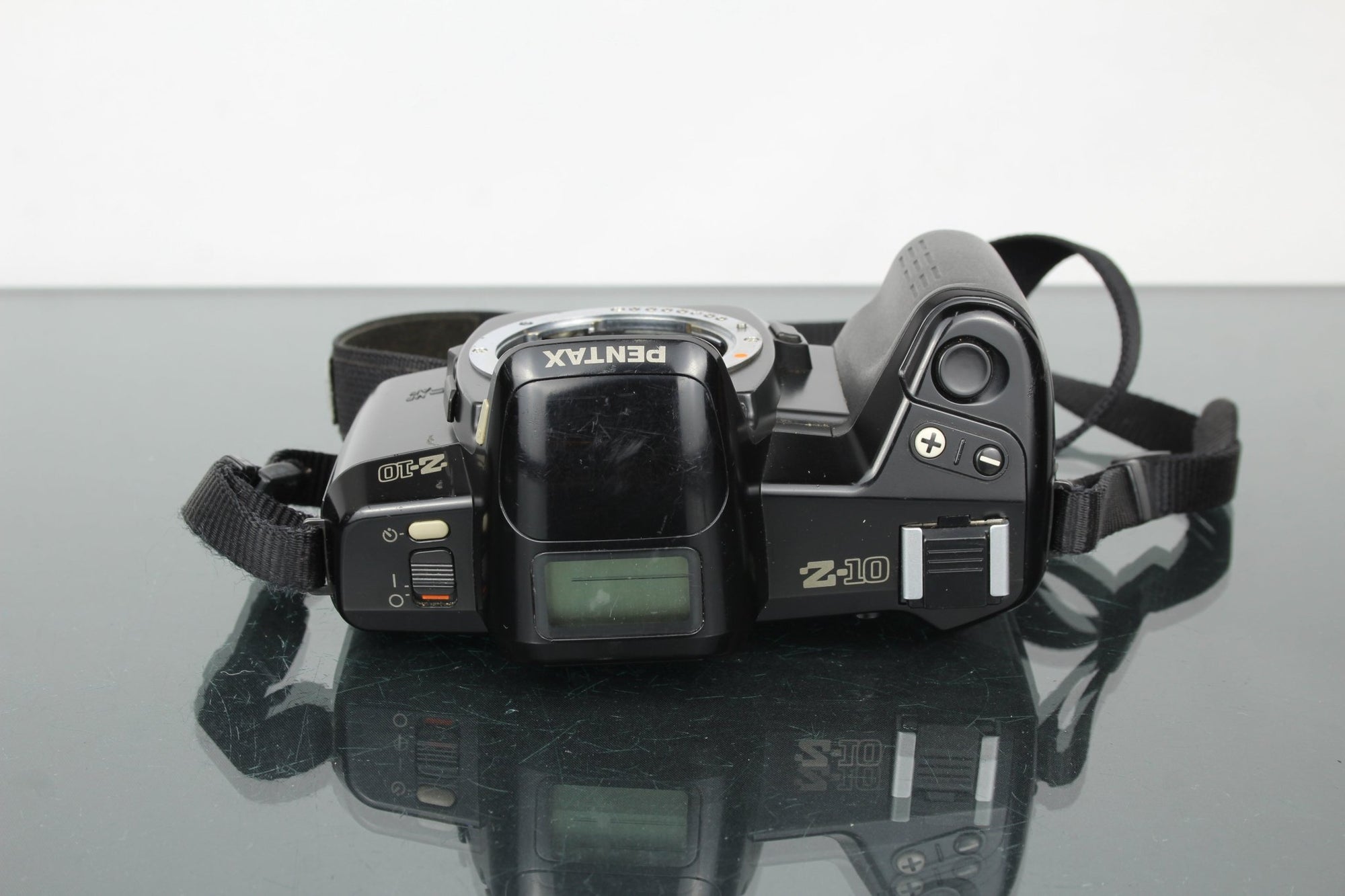 Pentax Z10 - Dutch|Thrift