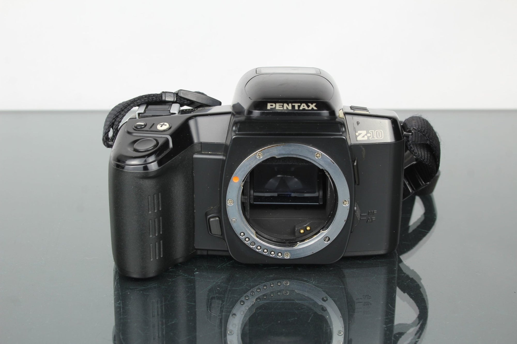 Pentax Z10 - Dutch|Thrift