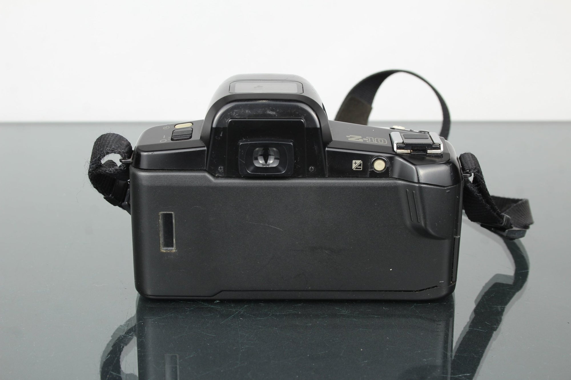 Pentax Z10 - Dutch|Thrift