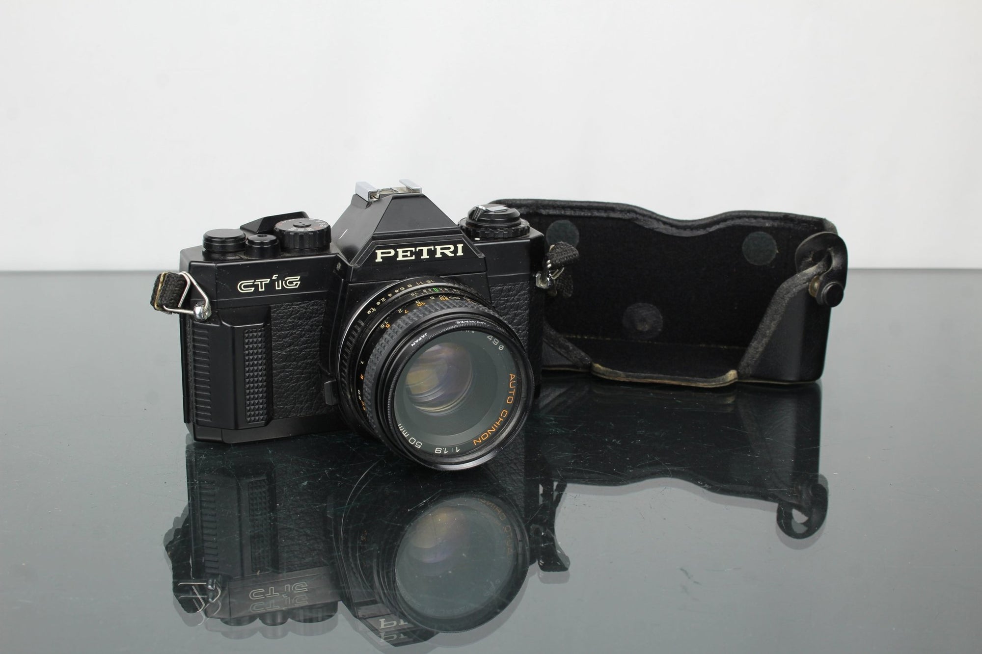 Petri CT TG + chinon 50mm 1:1.9 - Dutch|Thrift