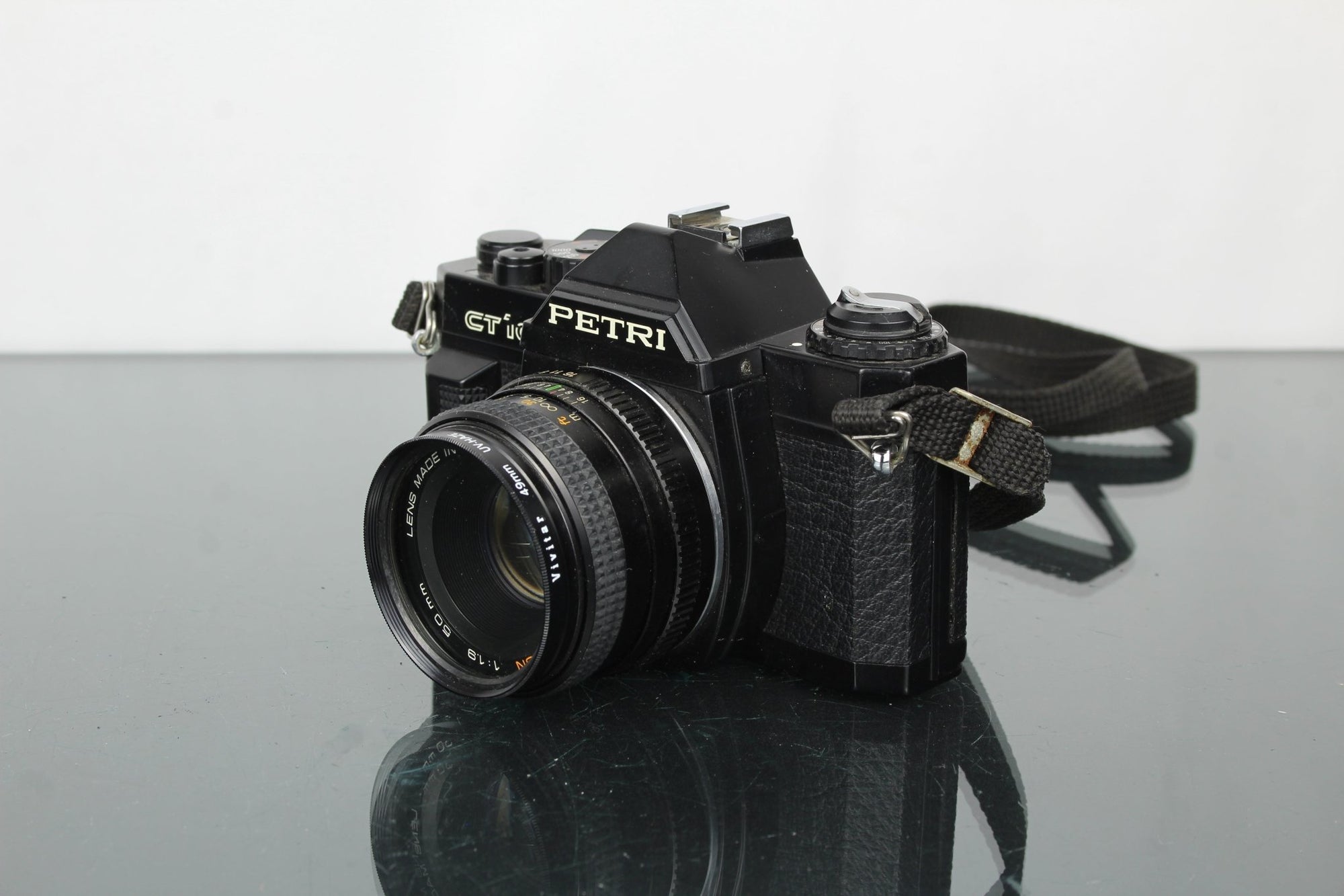 Petri CT TG + chinon 50mm 1:1.9 - Dutch|Thrift