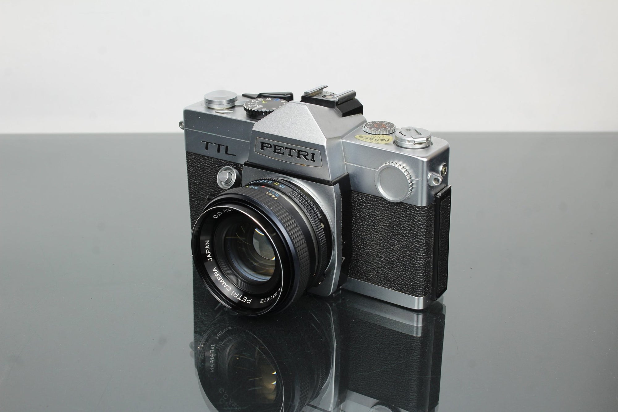 Petri TTL + 55mm 1.8 Petri lens - Dutch|Thrift