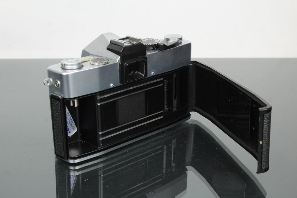 Petri TTL + 55mm 1.8 Petri lens - Dutch|Thrift