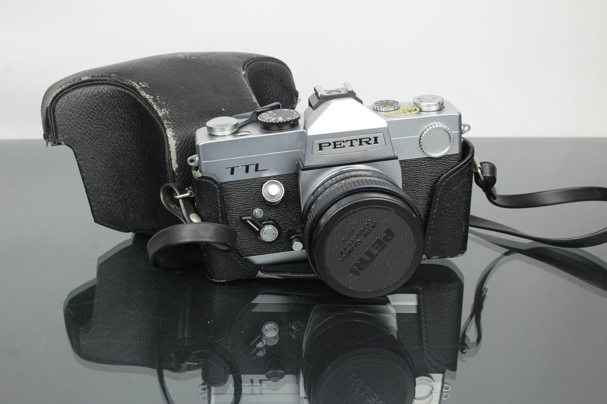 Petri TTL + 55mm 1.8 Petri lens - Dutch|Thrift