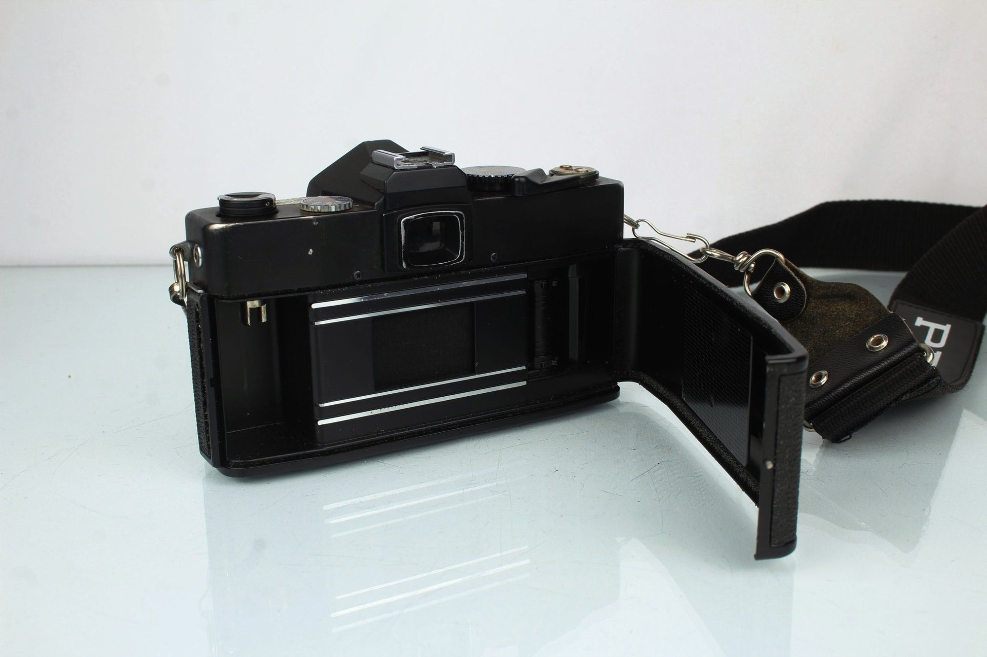 Petri TTL + Petri 1.8 55mm lens - Dutch|Thrift