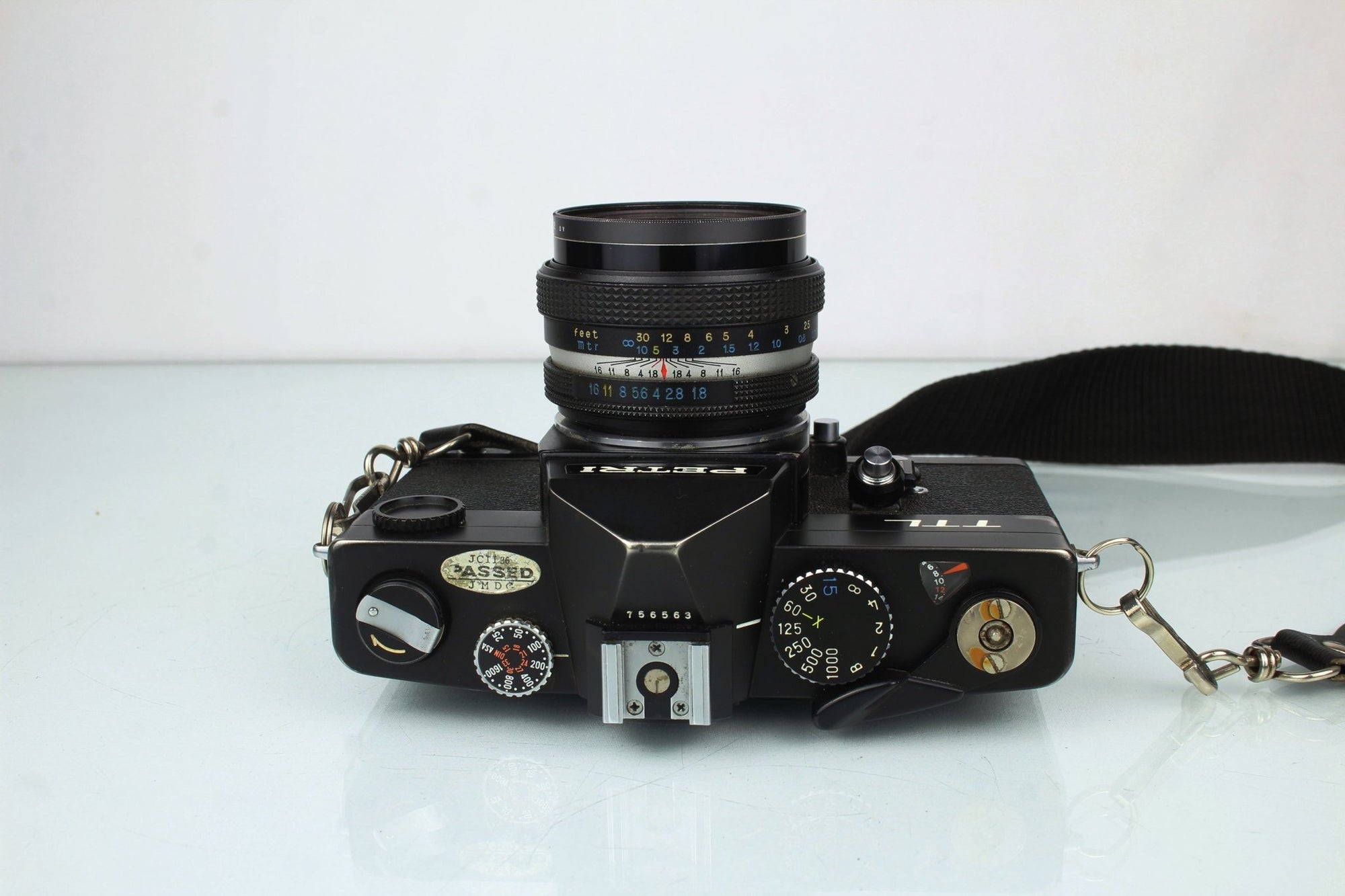 Petri TTL + Petri 1.8 55mm lens - Dutch|Thrift