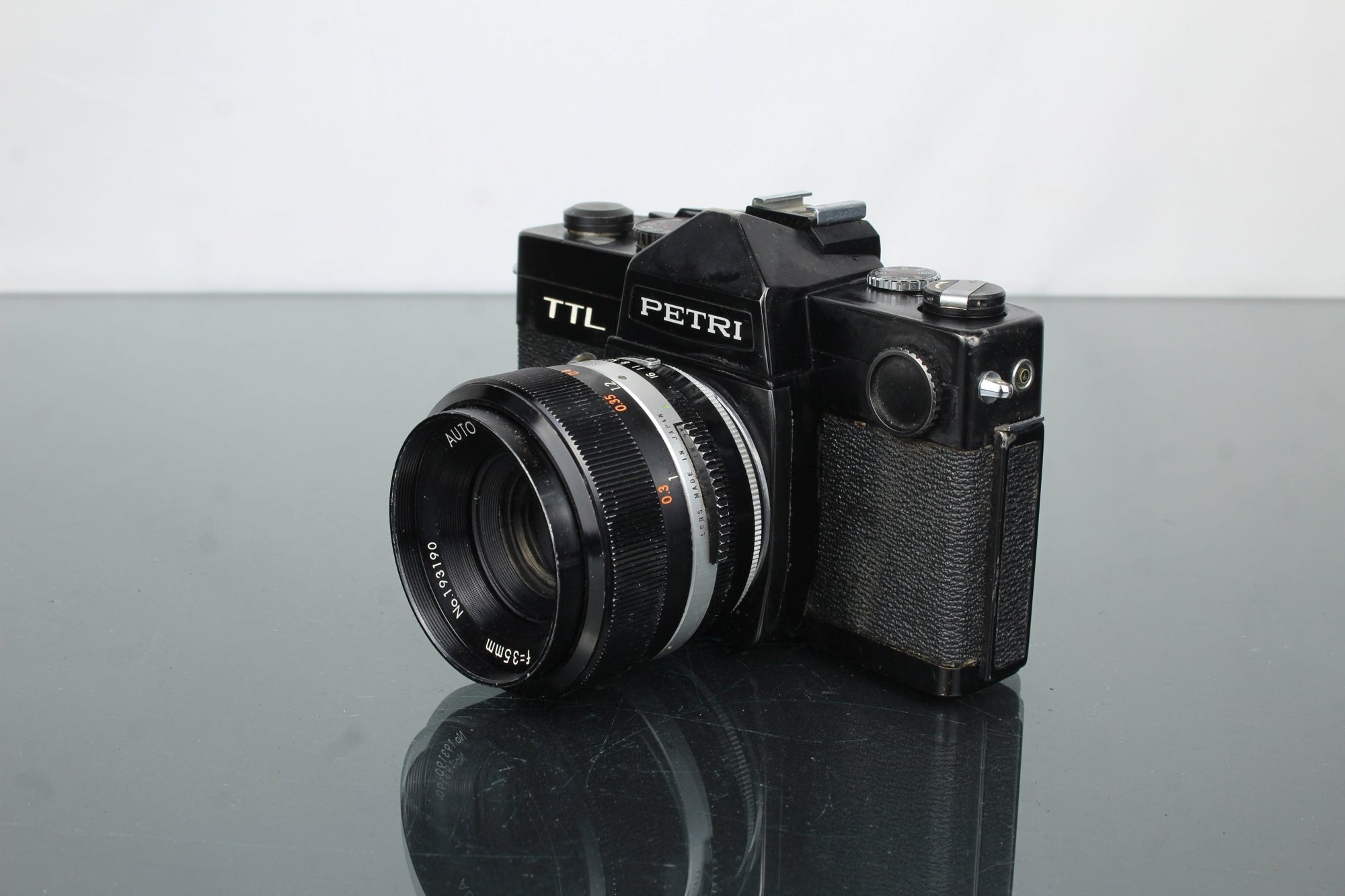 Petri TTL + Tamron 35mm 1:2.8 - Dutch|Thrift