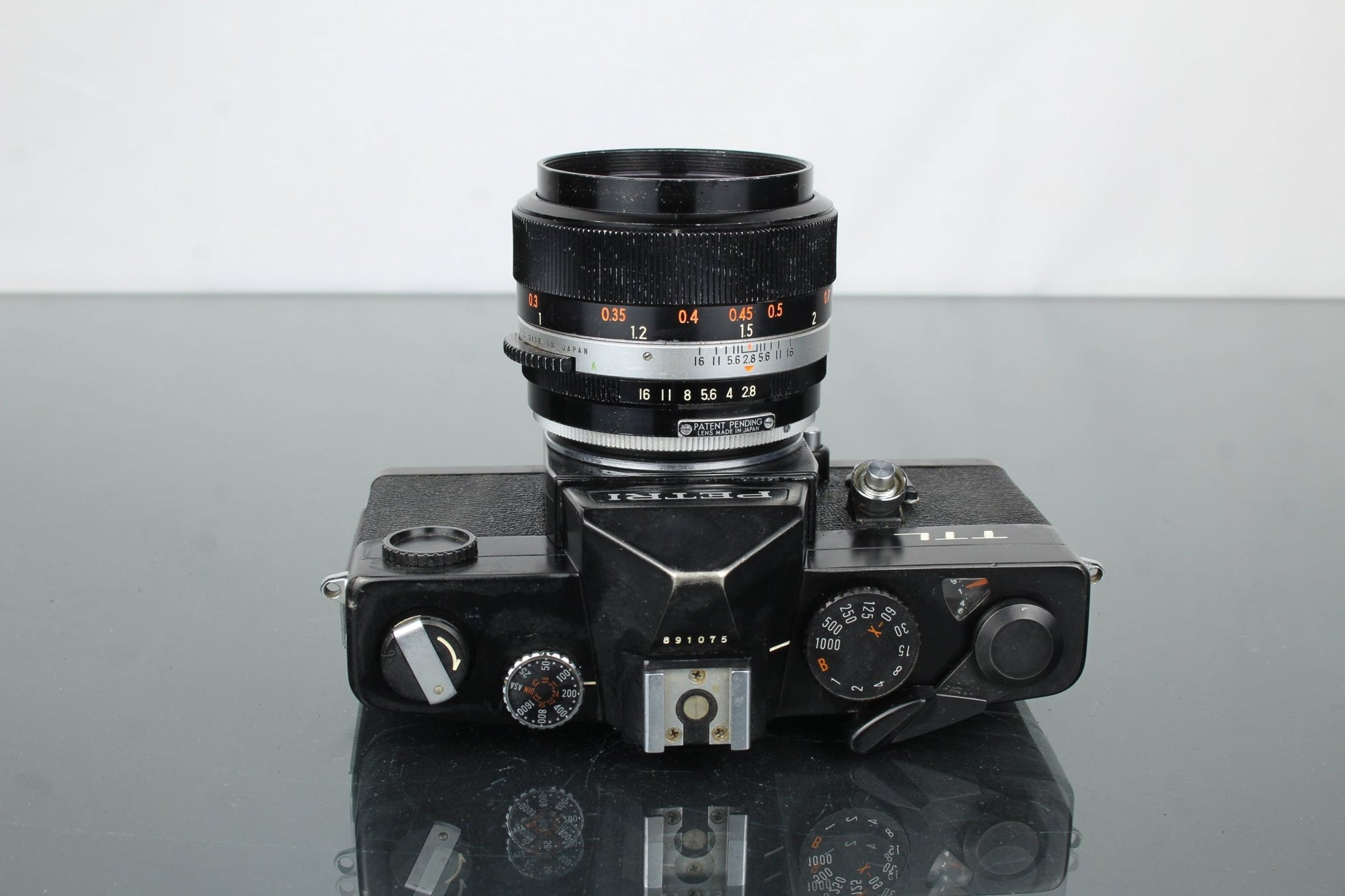 Petri TTL + Tamron 35mm 1:2.8 - Dutch|Thrift