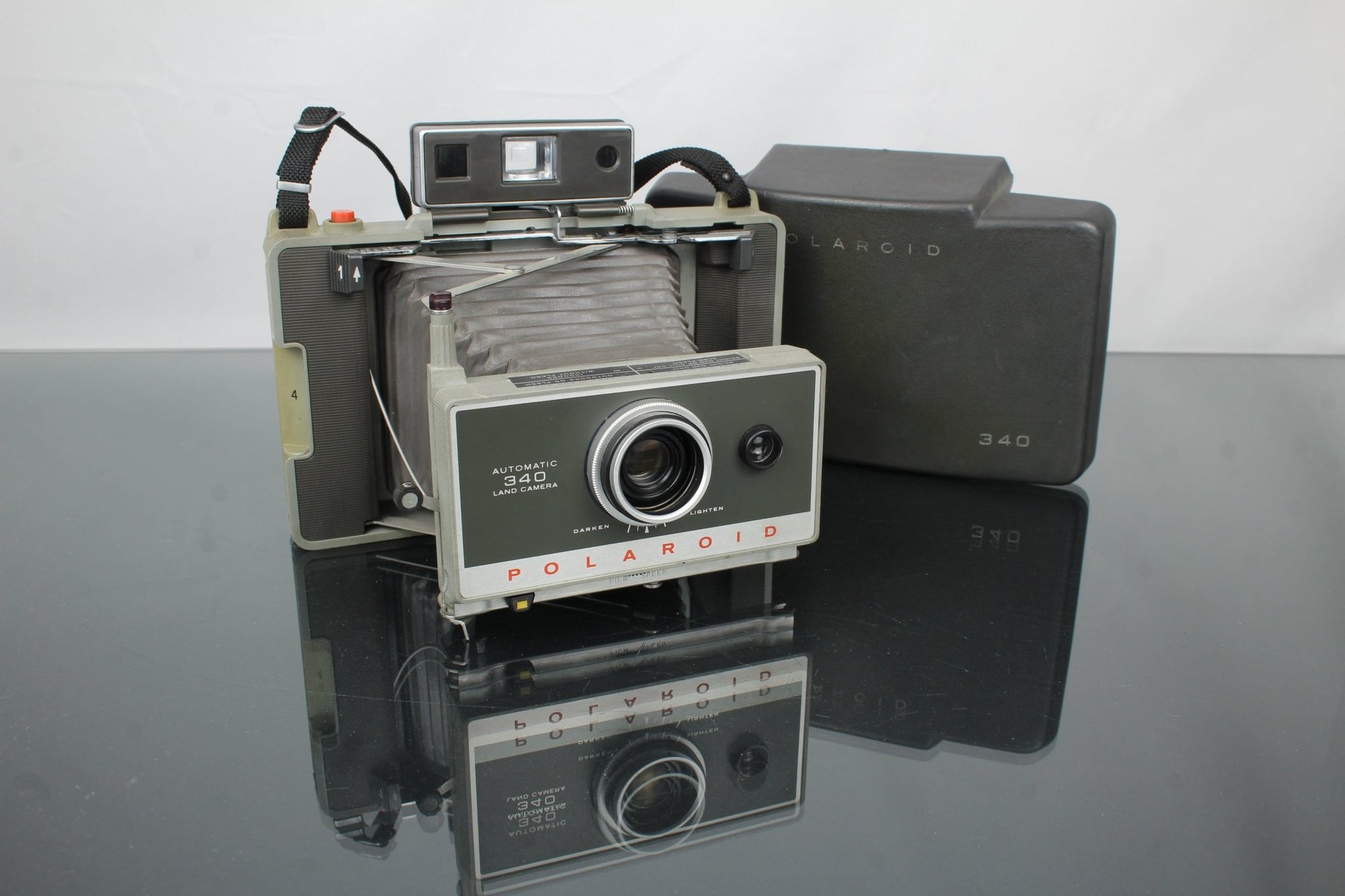 Polaroid Automatic 340 Land - Dutch|Thrift