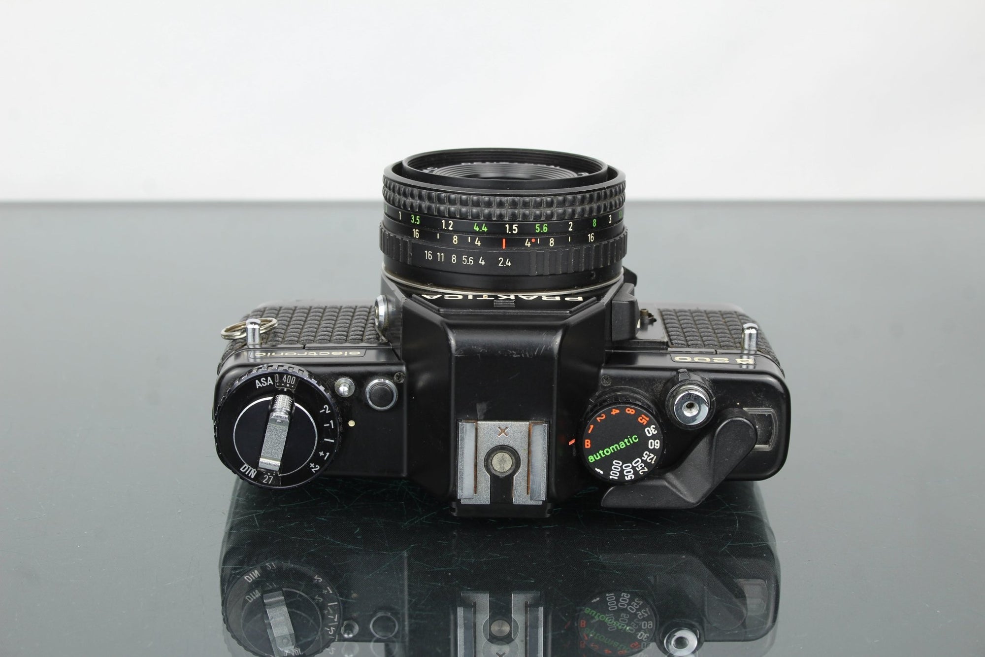 Praktica B 200 + Prakticar 50mm 1:2.4 lens - Dutch|Thrift