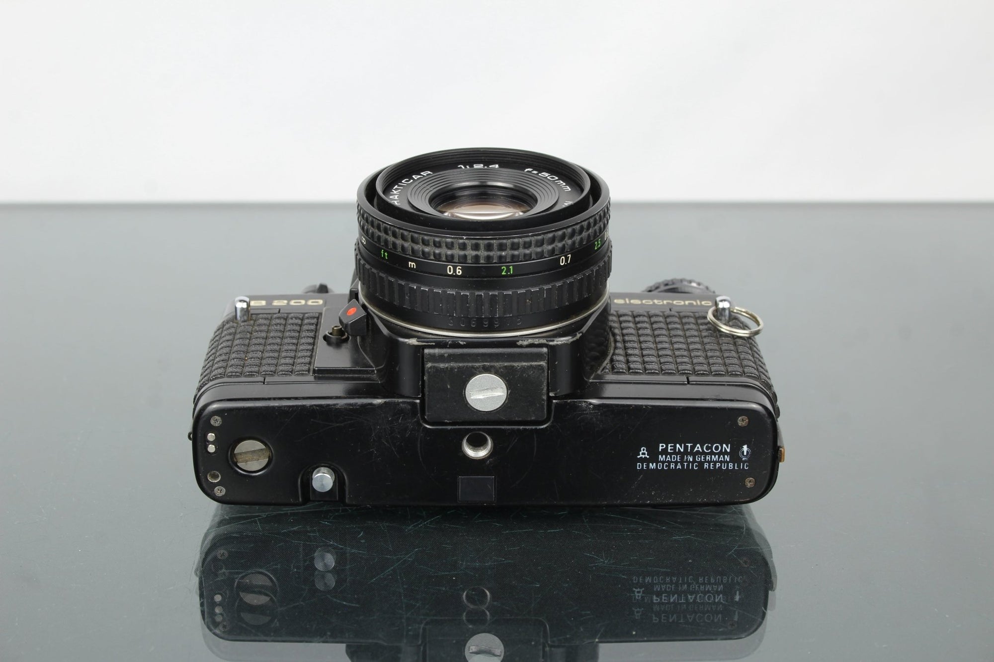 Praktica B 200 + Prakticar 50mm 1:2.4 lens - Dutch|Thrift