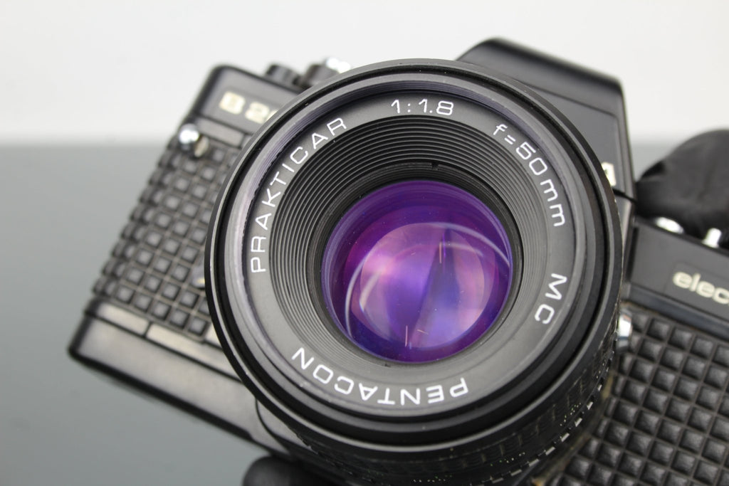 Praktica B200 electronic + Prakticar 50mm 1.8 lens - Dutch|Thrift