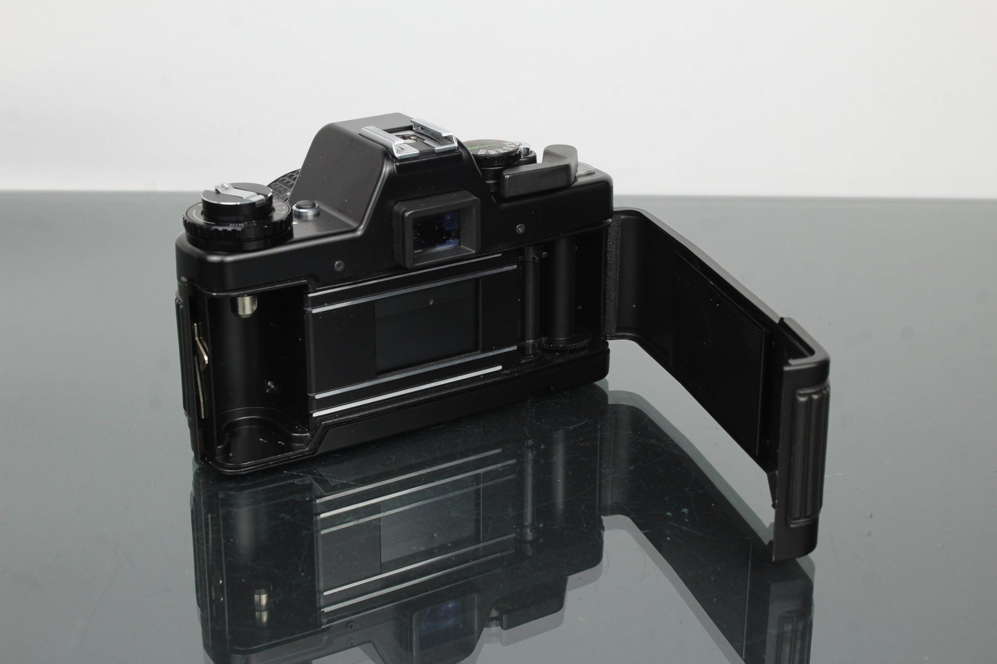 Praktica BC 1 + Prakticar 50mm 1.8 lens - Dutch|Thrift