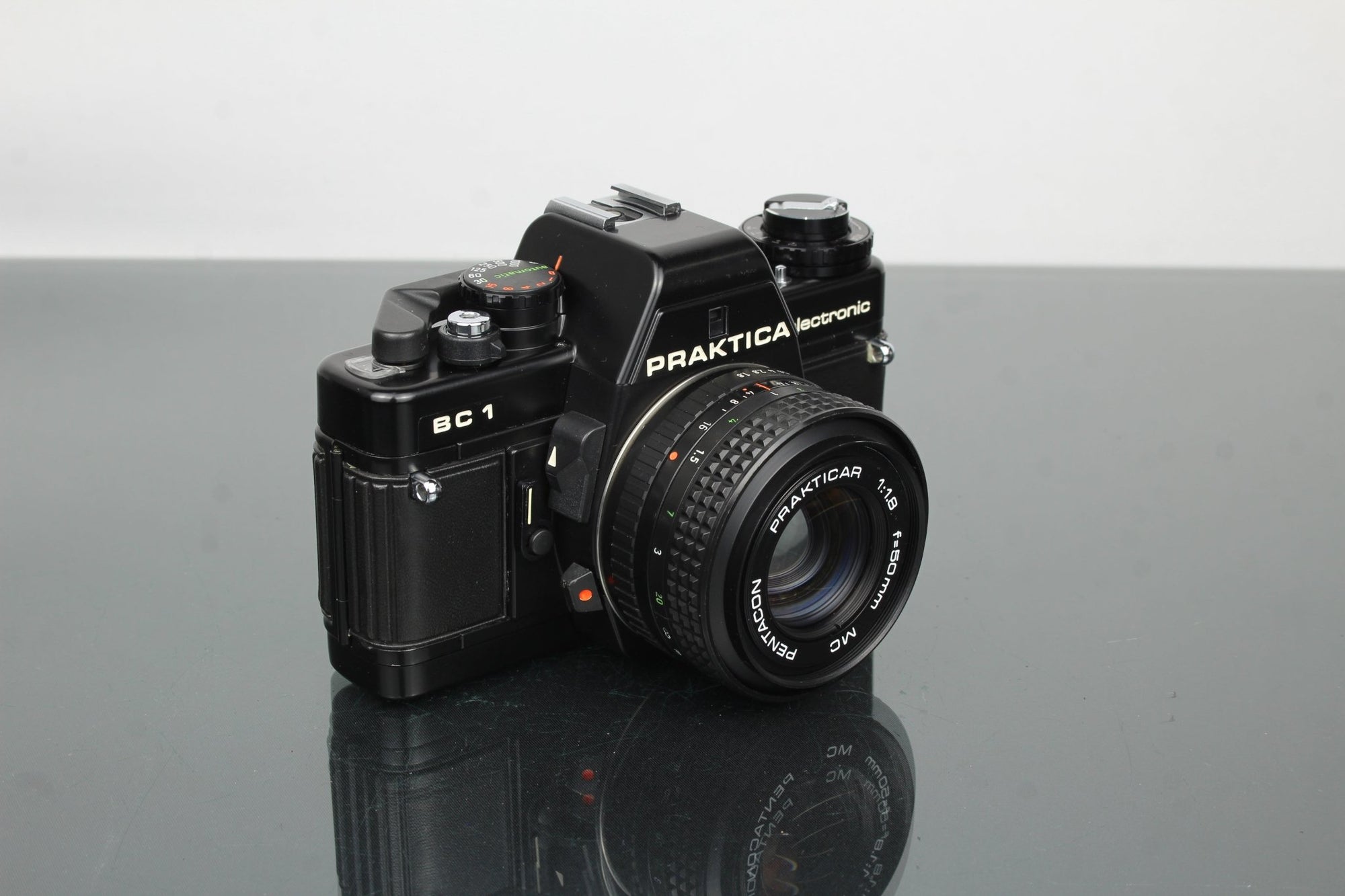 Praktica BC 1 + Prakticar 50mm 1.8 lens - Dutch|Thrift