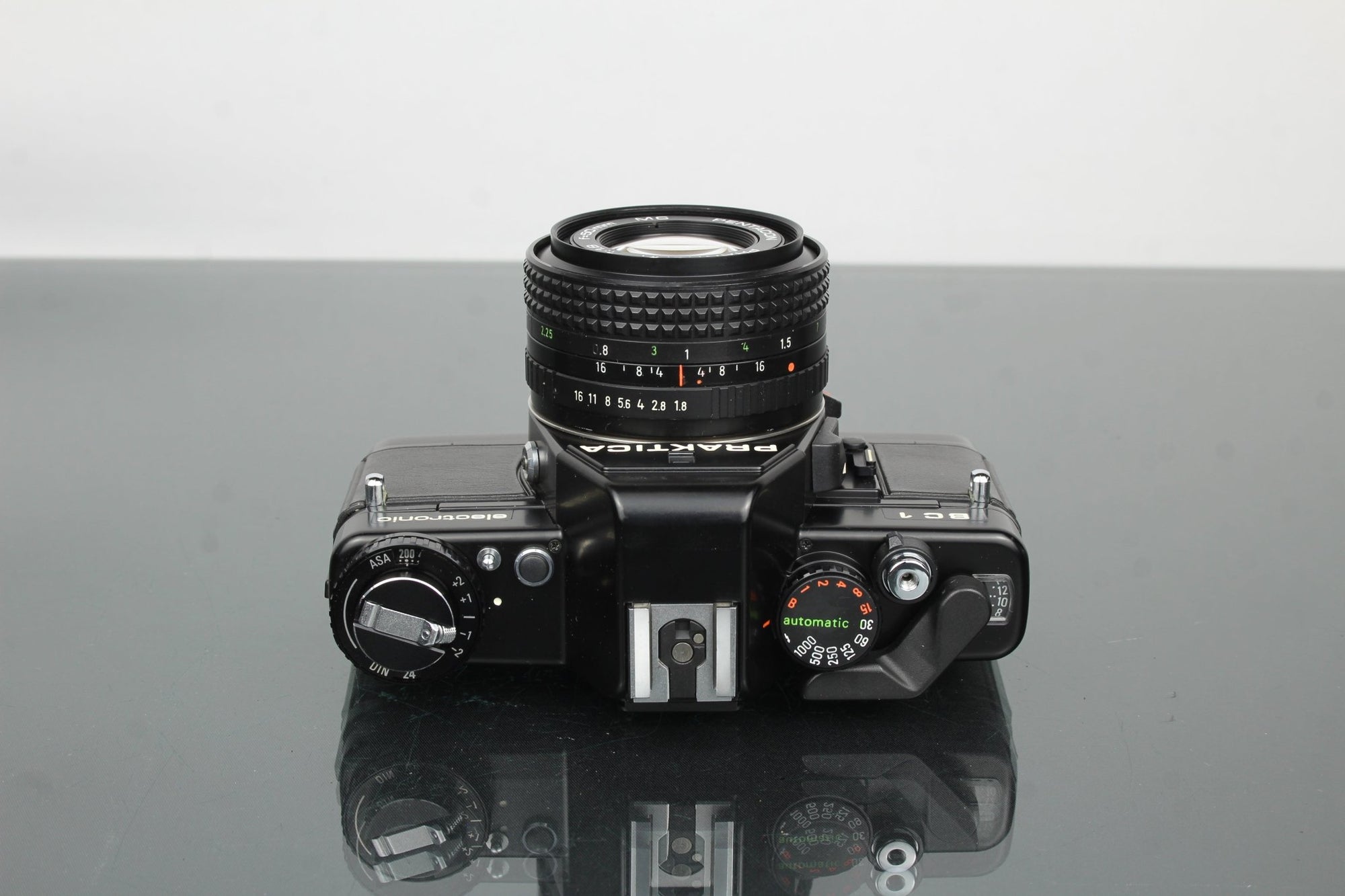 Praktica BC 1 + Prakticar 50mm 1.8 lens - Dutch|Thrift