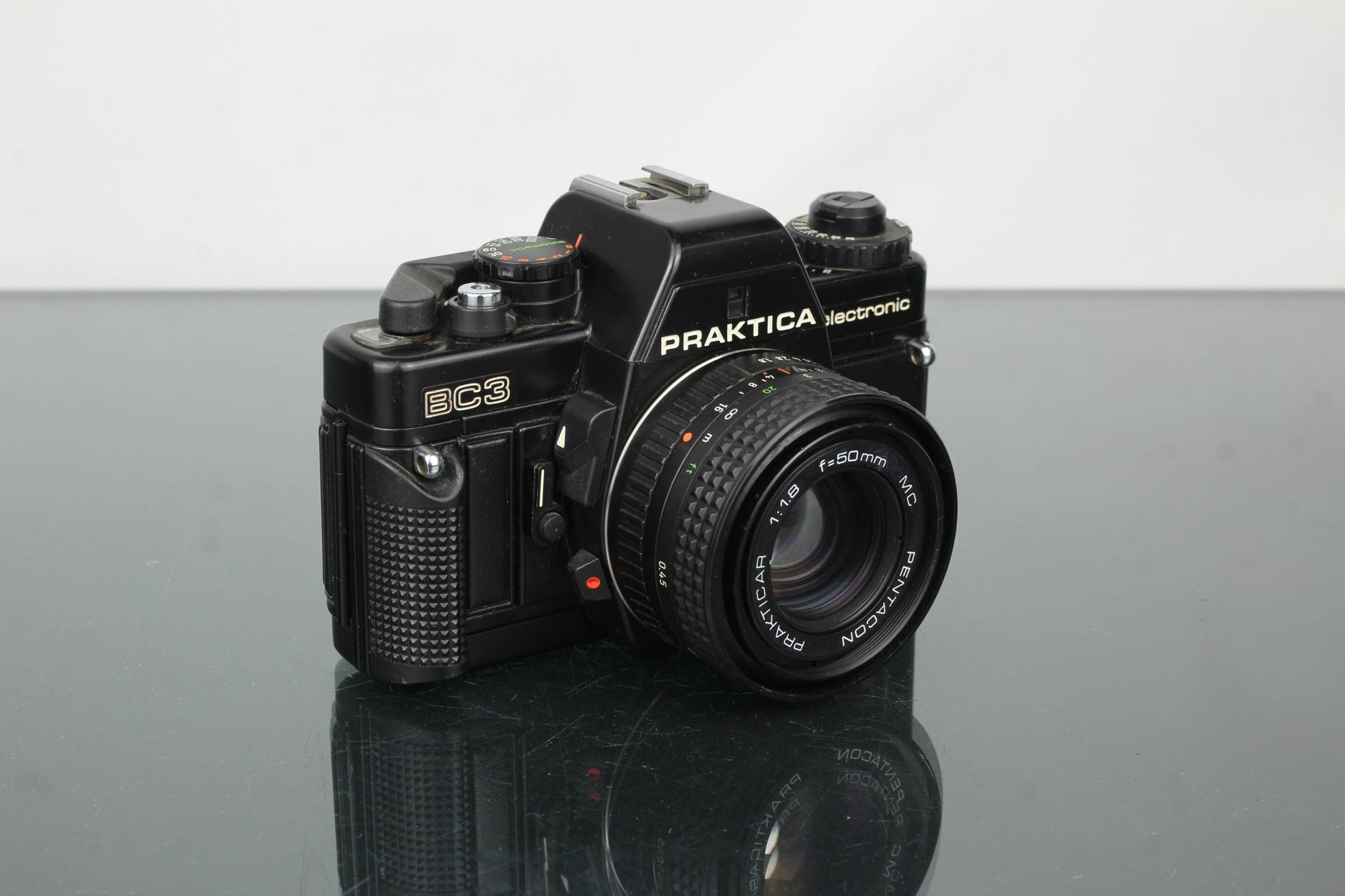 Praktica BC3 + Prakticar 1:1.8 50mm lens - Dutch|Thrift