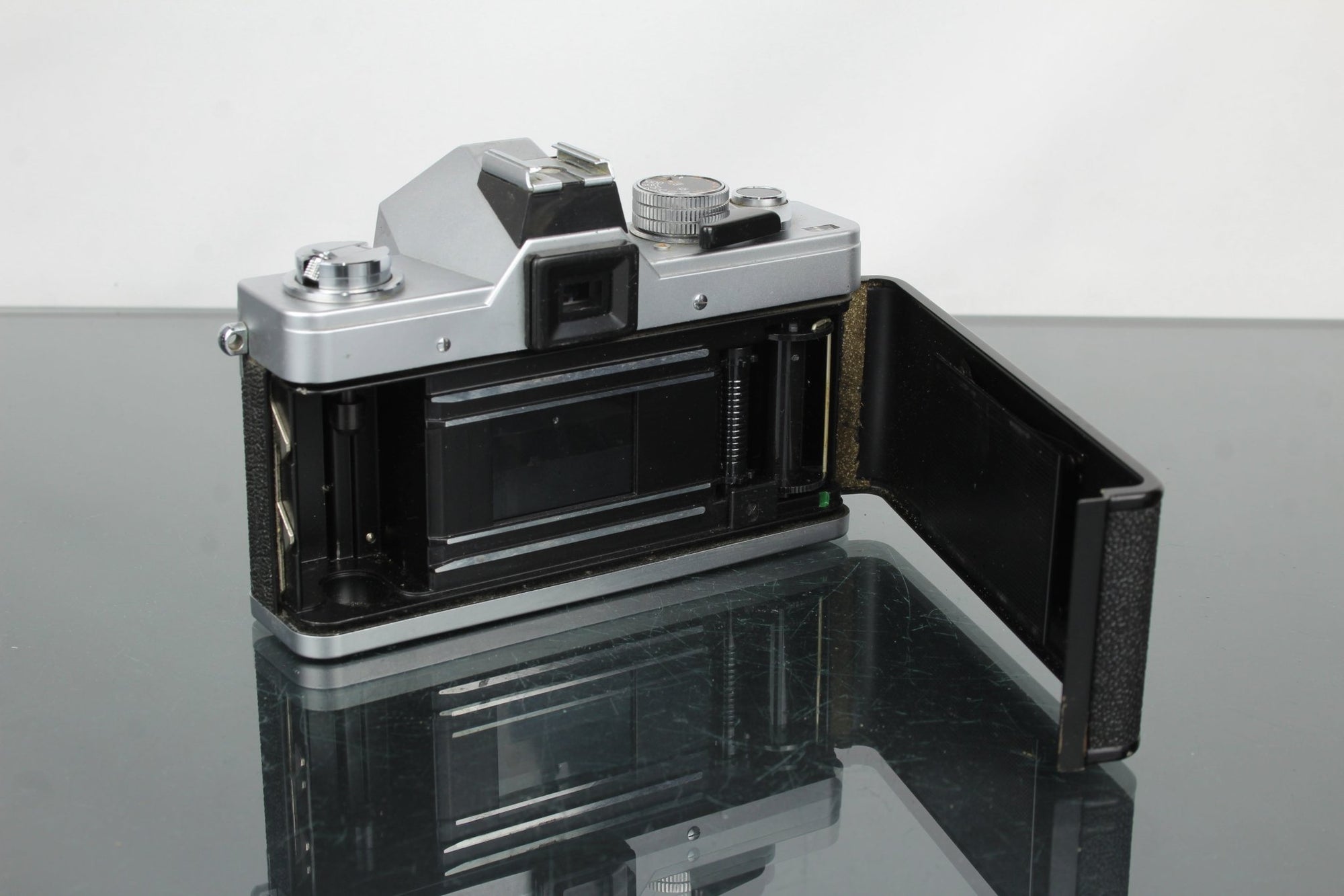 Praktica LTL 3 + Domiplan 2.8/50mm M42 lens - Dutch|Thrift