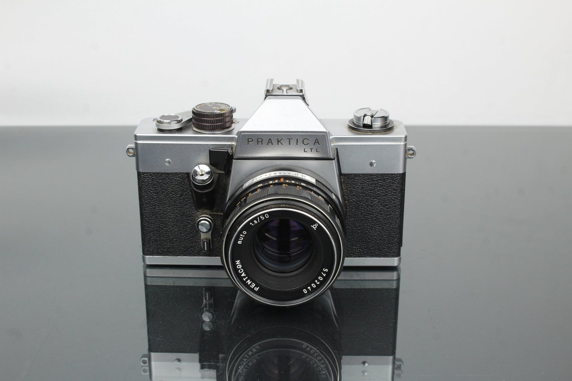 Praktica LTL + Pentacon 1.8/50 Lens - Dutch|Thrift