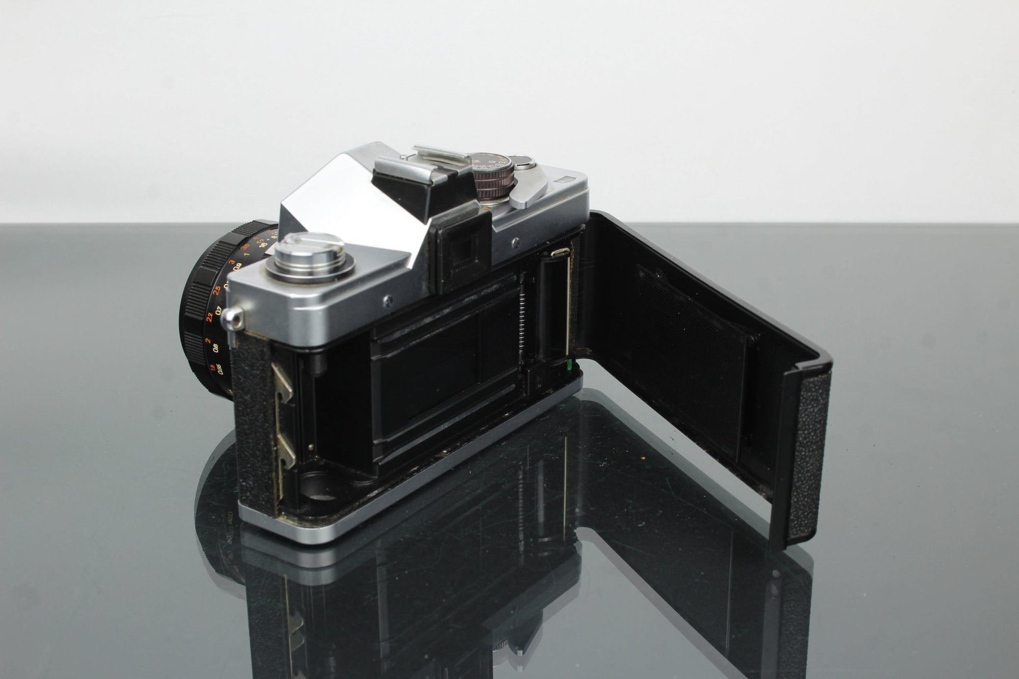 Praktica LTL + Pentacon 1.8/50 Lens - Dutch|Thrift