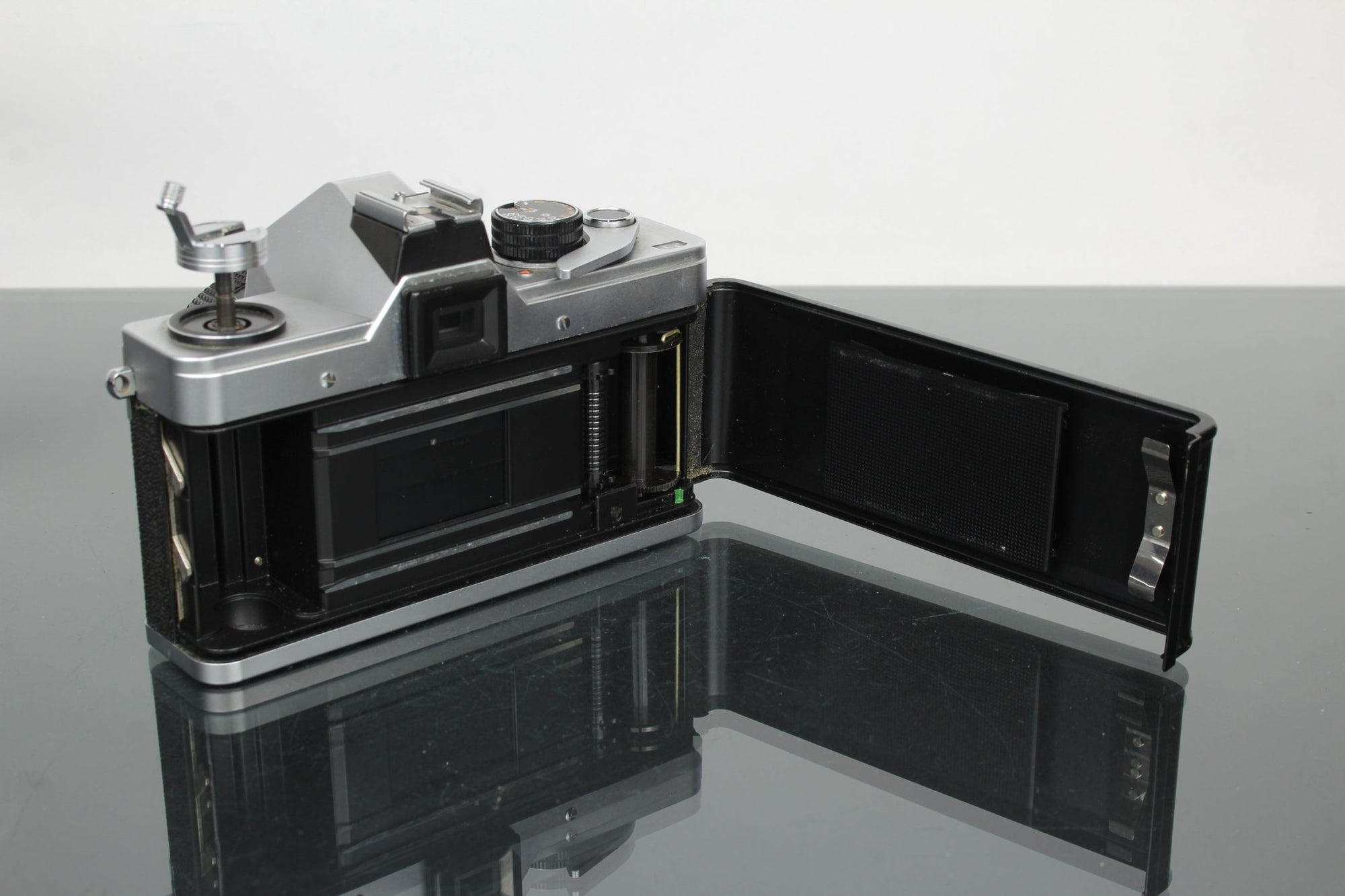 Praktica super TL2 + Pentacon electric 50mm 1.8 M42 lens - Dutch|Thrift