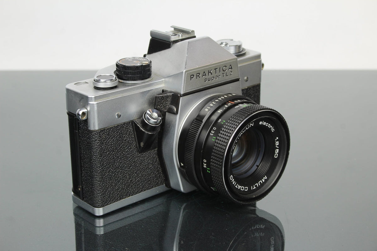 Praktica super TL2 + Pentacon electric 50mm 1.8 M42 lens - Dutch|Thrift