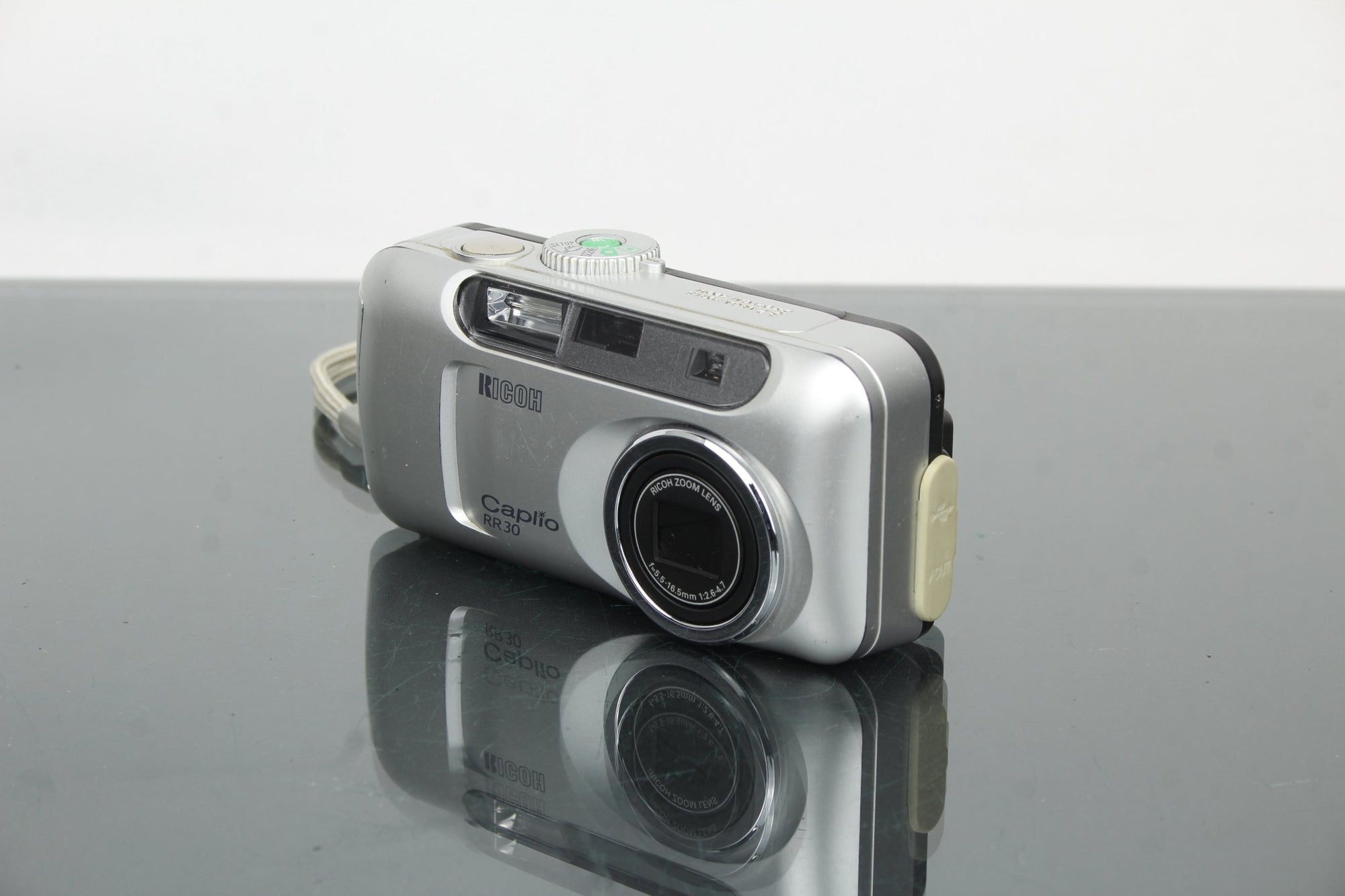 Ricoh Caplio RR30 - Dutch|Thrift