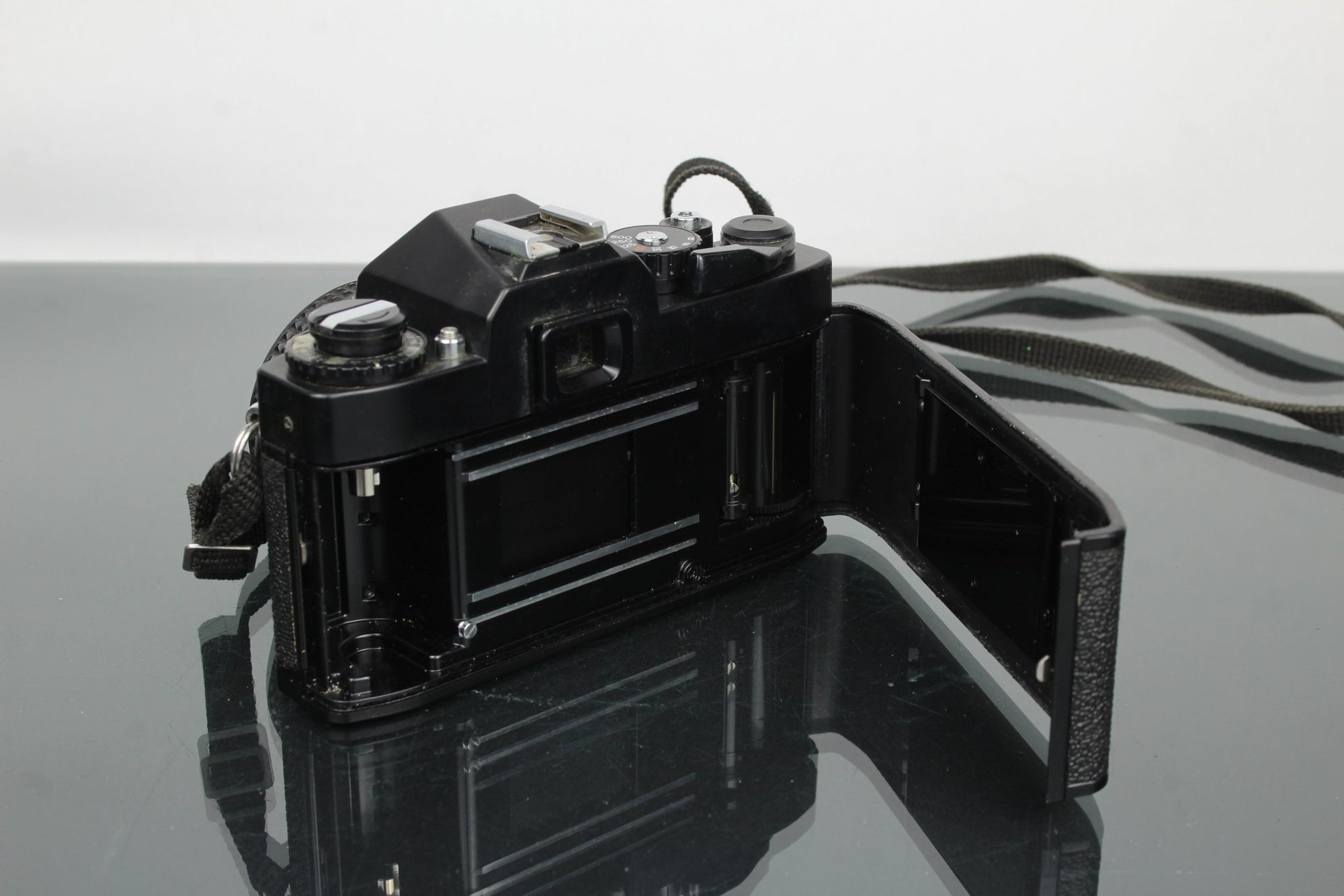 Ricoh KR - 5 + Rikenon 55mm 1:2.2 lens - Dutch|Thrift