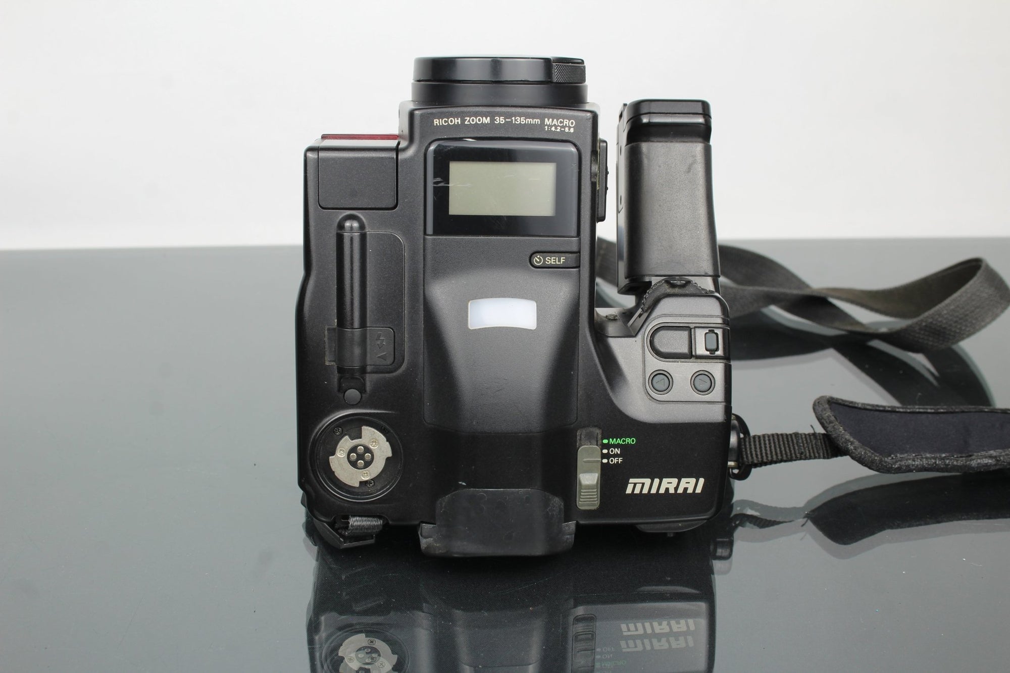 Ricoh Mirai Zoom 35 - 135mm + Ricoh Flash - Dutch|Thrift