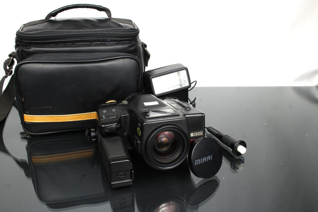 Ricoh Mirai Zoom 35 - 135mm + Ricoh Flash - Dutch|Thrift