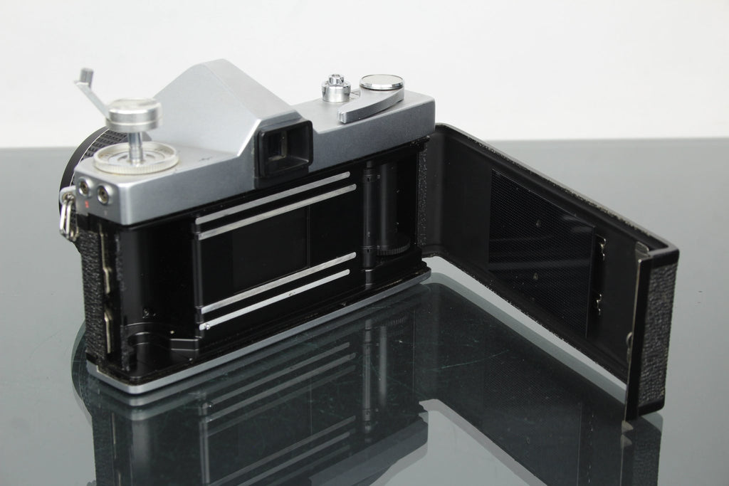 Ricoh Singlex TLS + 50mm 1:2 Auto Rikenon lens - Dutch|Thrift