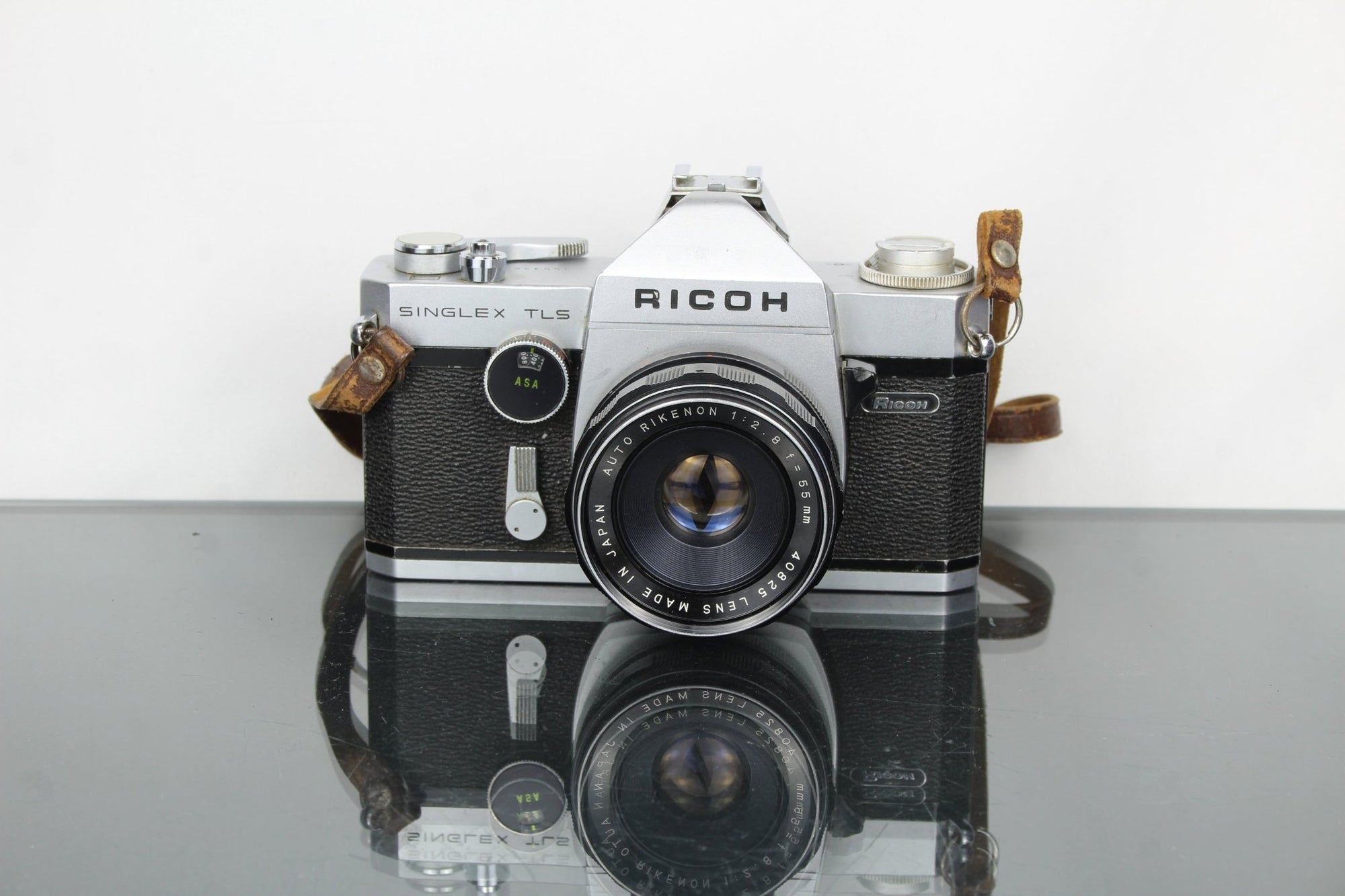 Ricoh singlex tls + Rikenon 1:2.8 55mm lens - Dutch|Thrift
