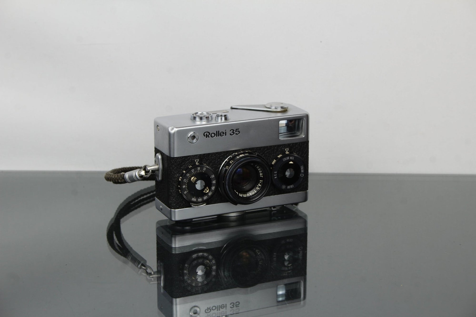 Rollei 35 1:3.5 f+40mm - Dutch|Thrift