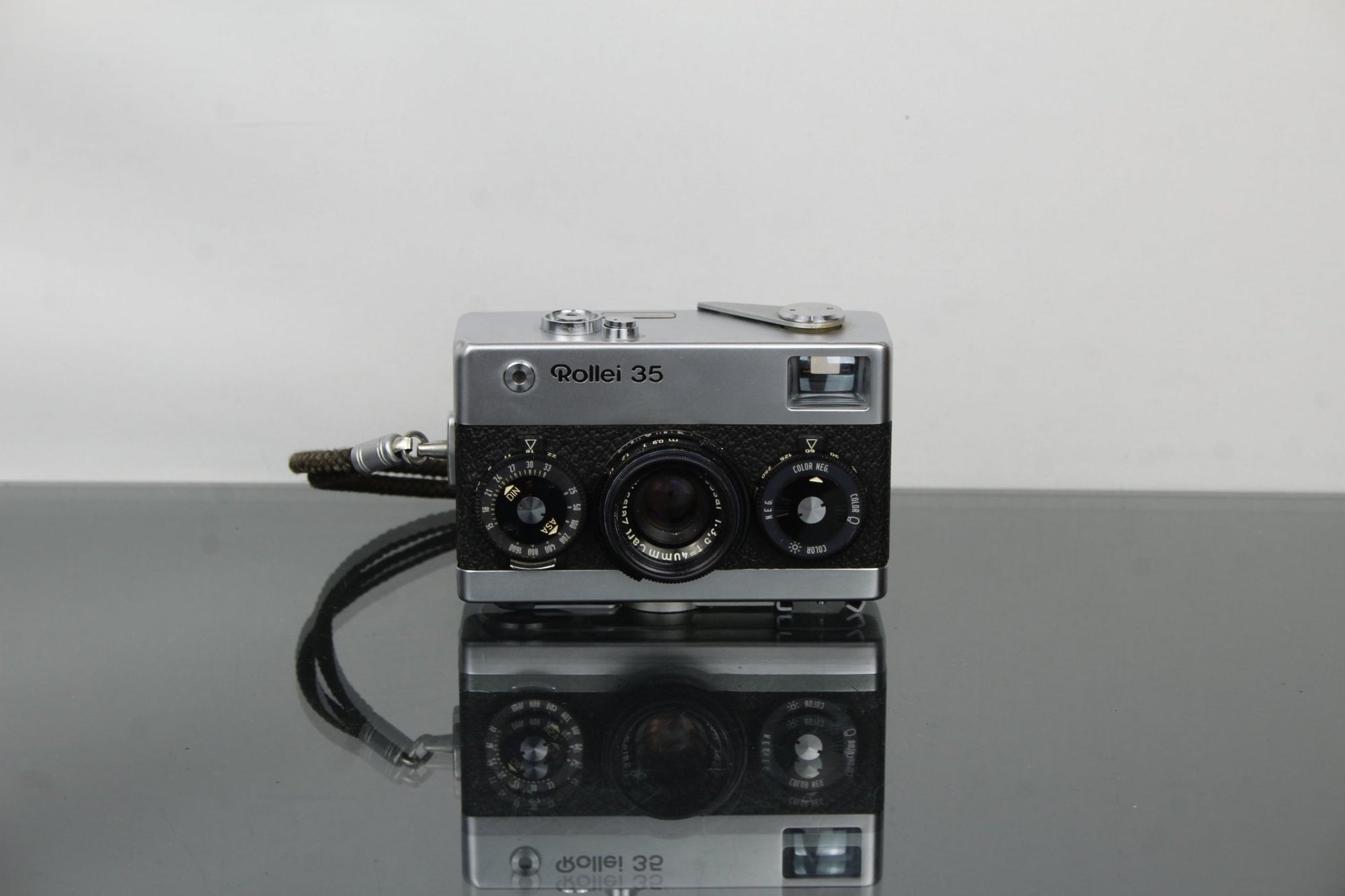 Rollei 35 1:3.5 f+40mm - Dutch|Thrift