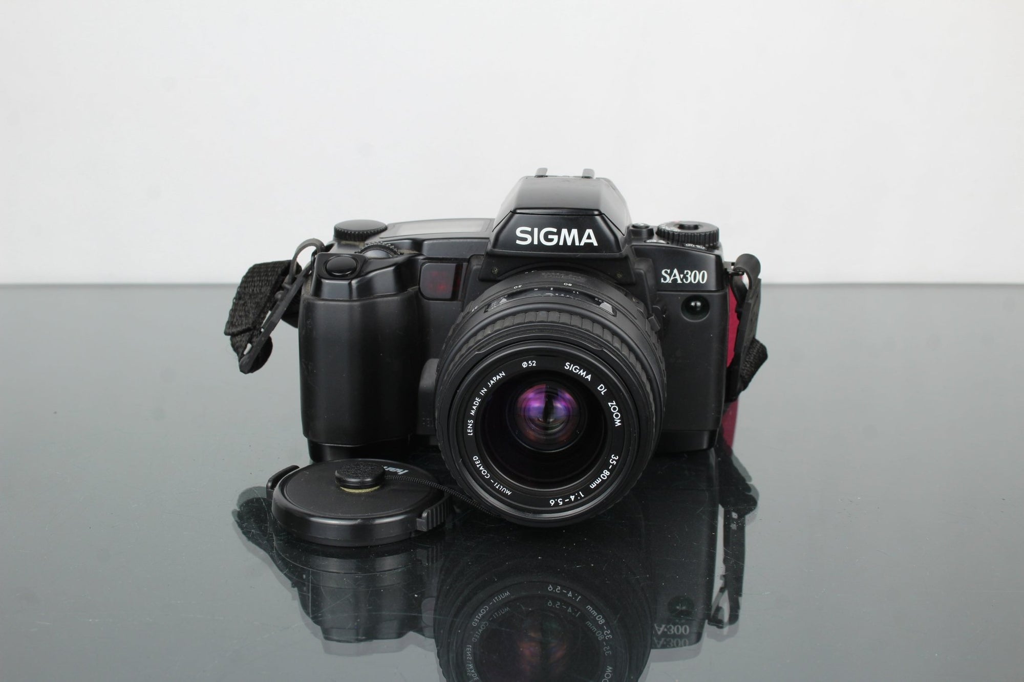 Sigma SA - 300 + Sigma DL zoom 35 - 80MM 1:4 - 5.6 - Dutch|Thrift