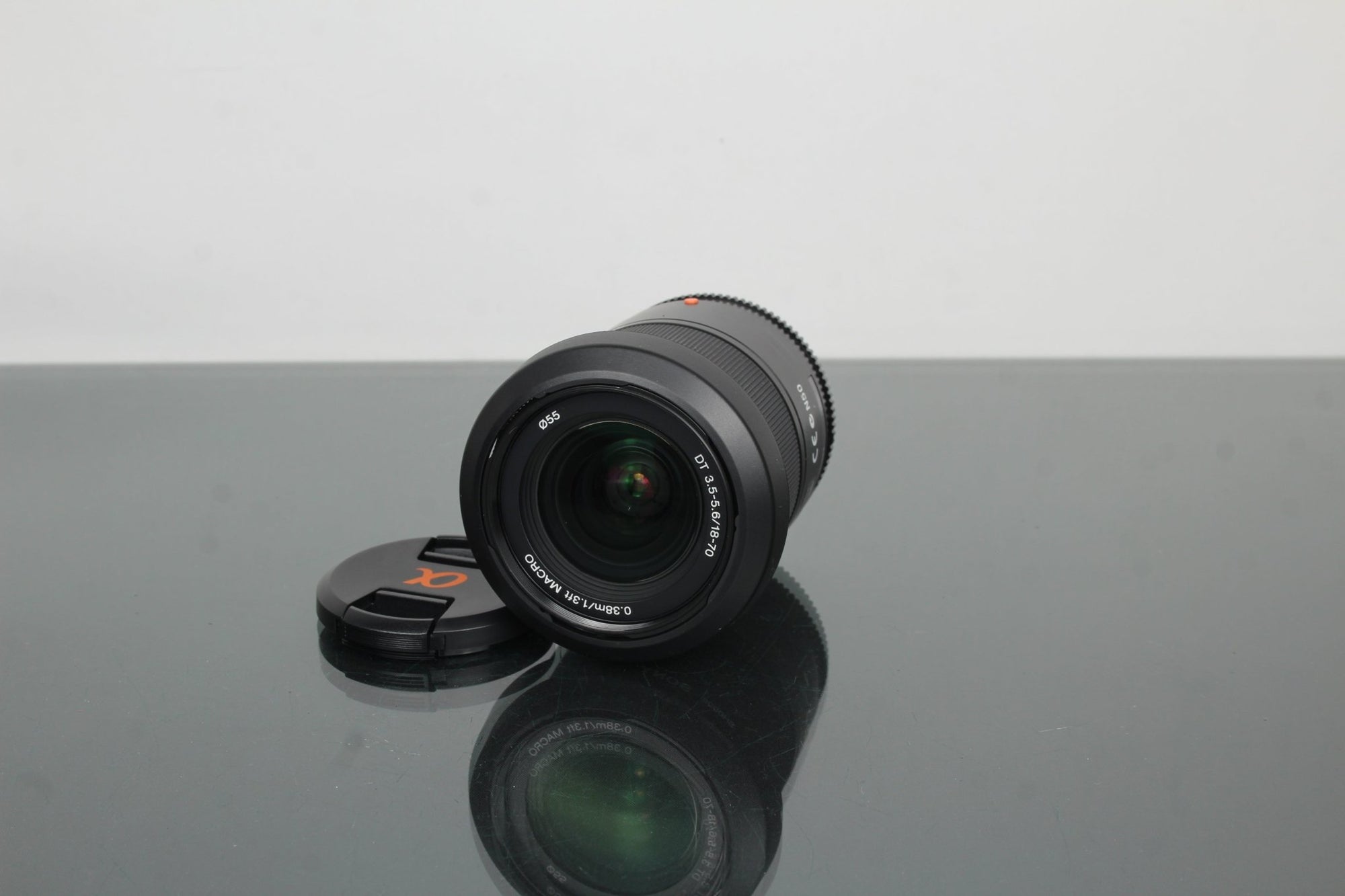 Sony DT 18 - 70mm F3.5 - 5.6 + Sony A - mount - Dutch|Thrift