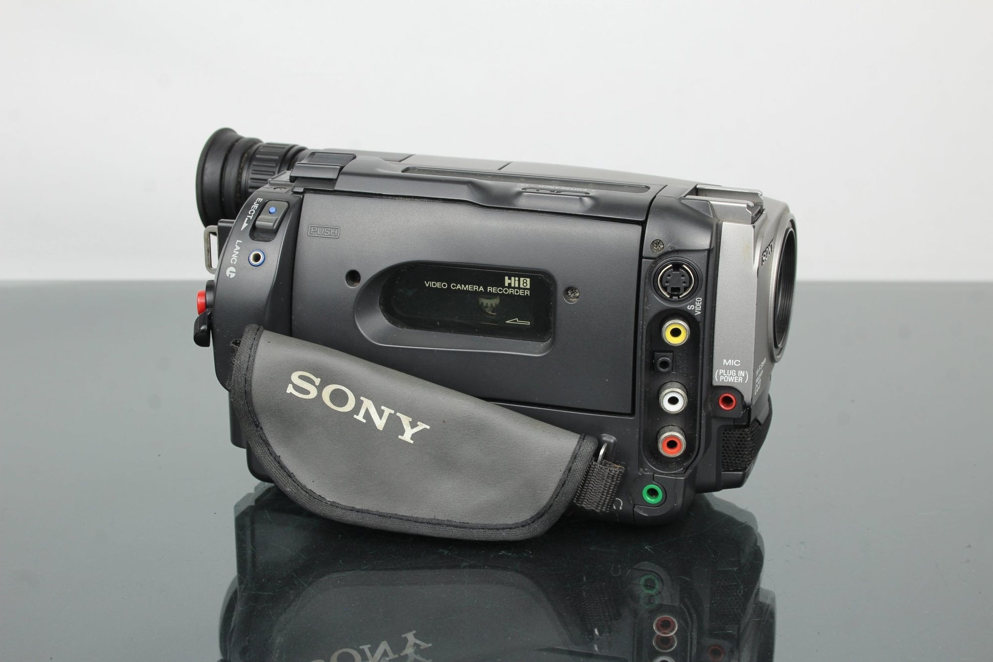 Sony Handycam CCD - TRV64E - Dutch|Thrift