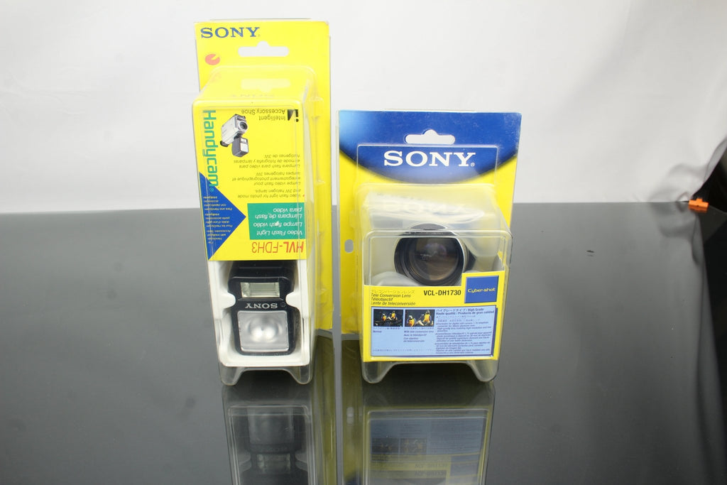Sony HVL - FDH3 Flash + Sony VCL - DH1730 Tele Conversion lens - Dutch|Thrift
