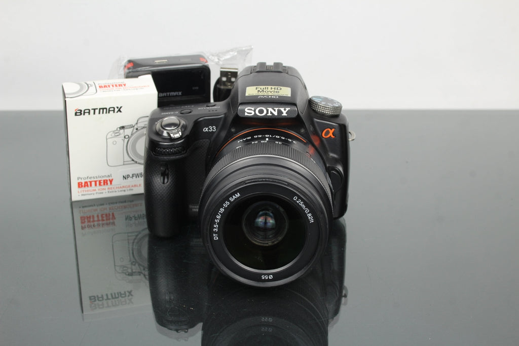 Sony SLT A33 + Sony DT 3.5 - 5.6/18 - 55 Lens - Dutch|Thrift
