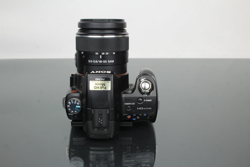 Sony SLT A33 + Sony DT 3.5 - 5.6/18 - 55 Lens - Dutch|Thrift