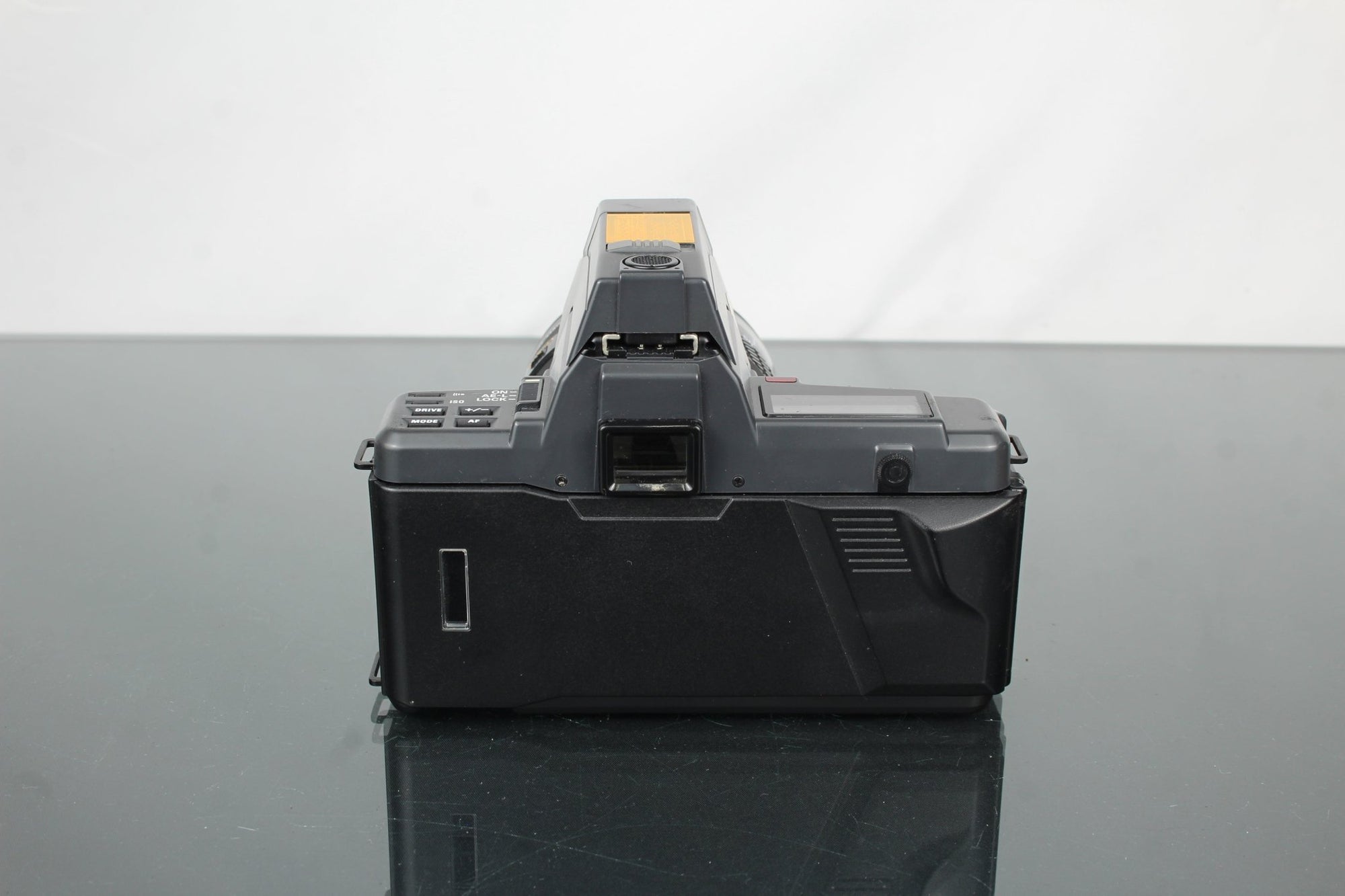 Yashica 230 - AF + Yashica AF 28 - 85mm 1:3.5 - 4.5 - Dutch|Thrift