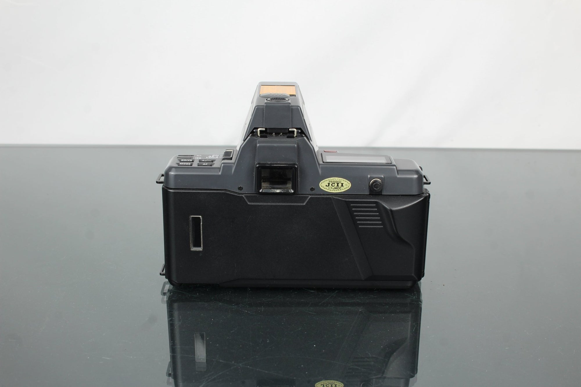 Yashica 230 - AF + Yashica AF 35 - 70mm 1:3.3 - 4.5 - Dutch|Thrift