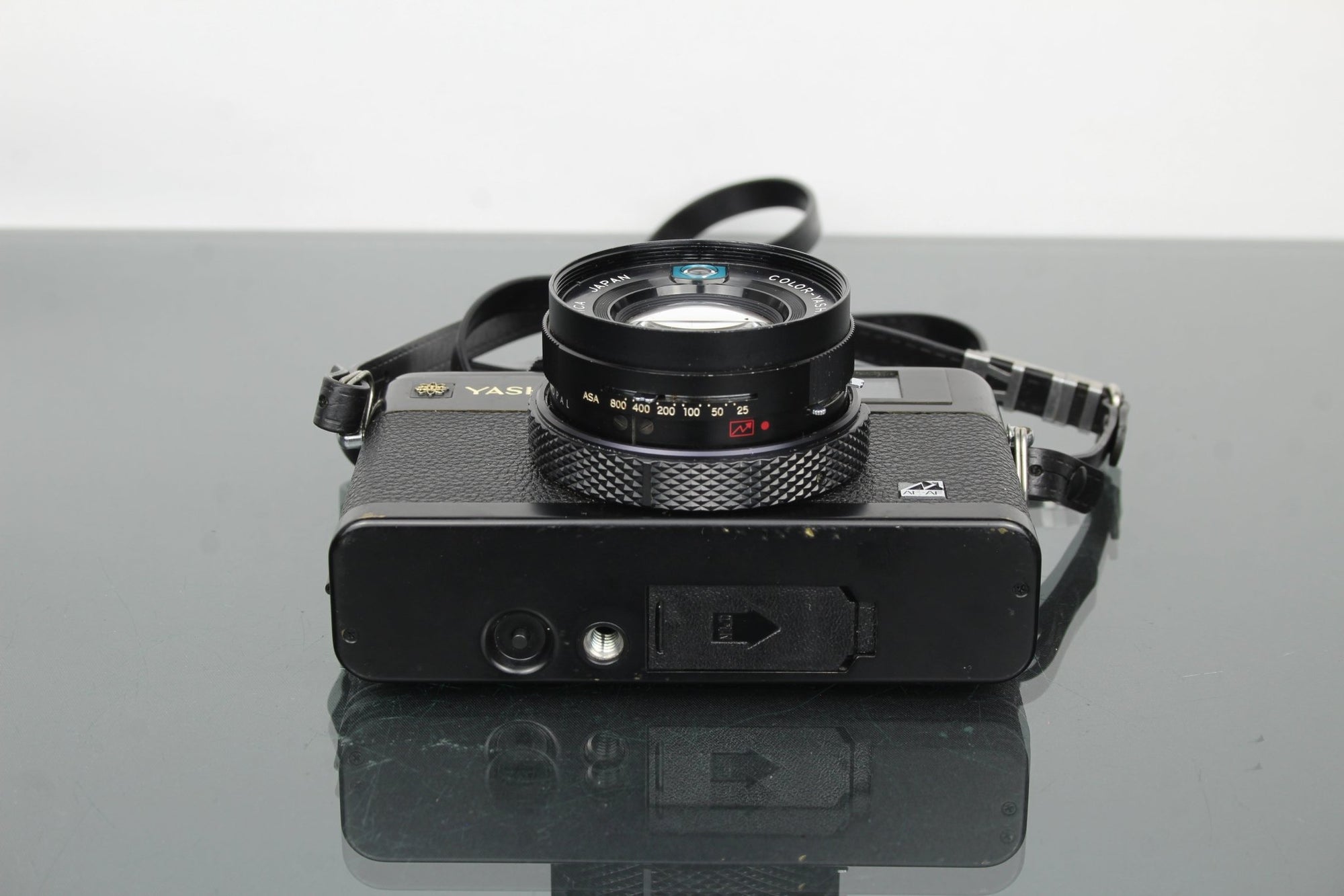 Yashica Electro 35 GX + Color Yashinon DX 40mm 1:1.7 - Dutch|Thrift