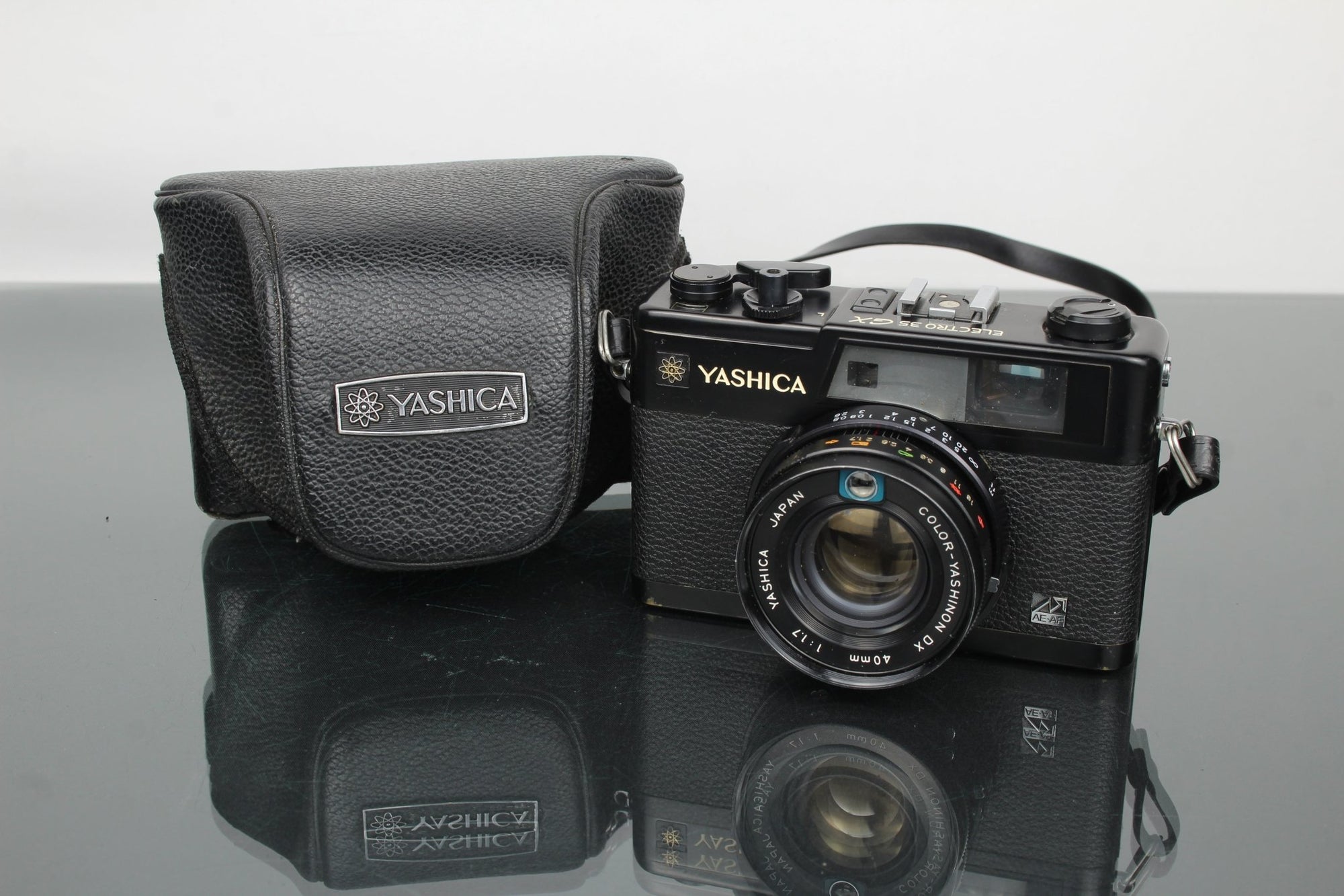 Yashica Electro 35 GX + Color Yashinon DX 40mm 1:1.7 - Dutch|Thrift