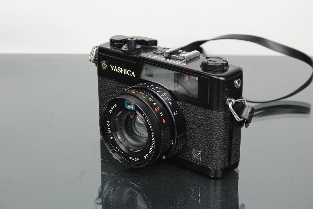 Yashica Electro 35 GX + Color Yashinon DX 40mm 1:1.7 - Dutch|Thrift