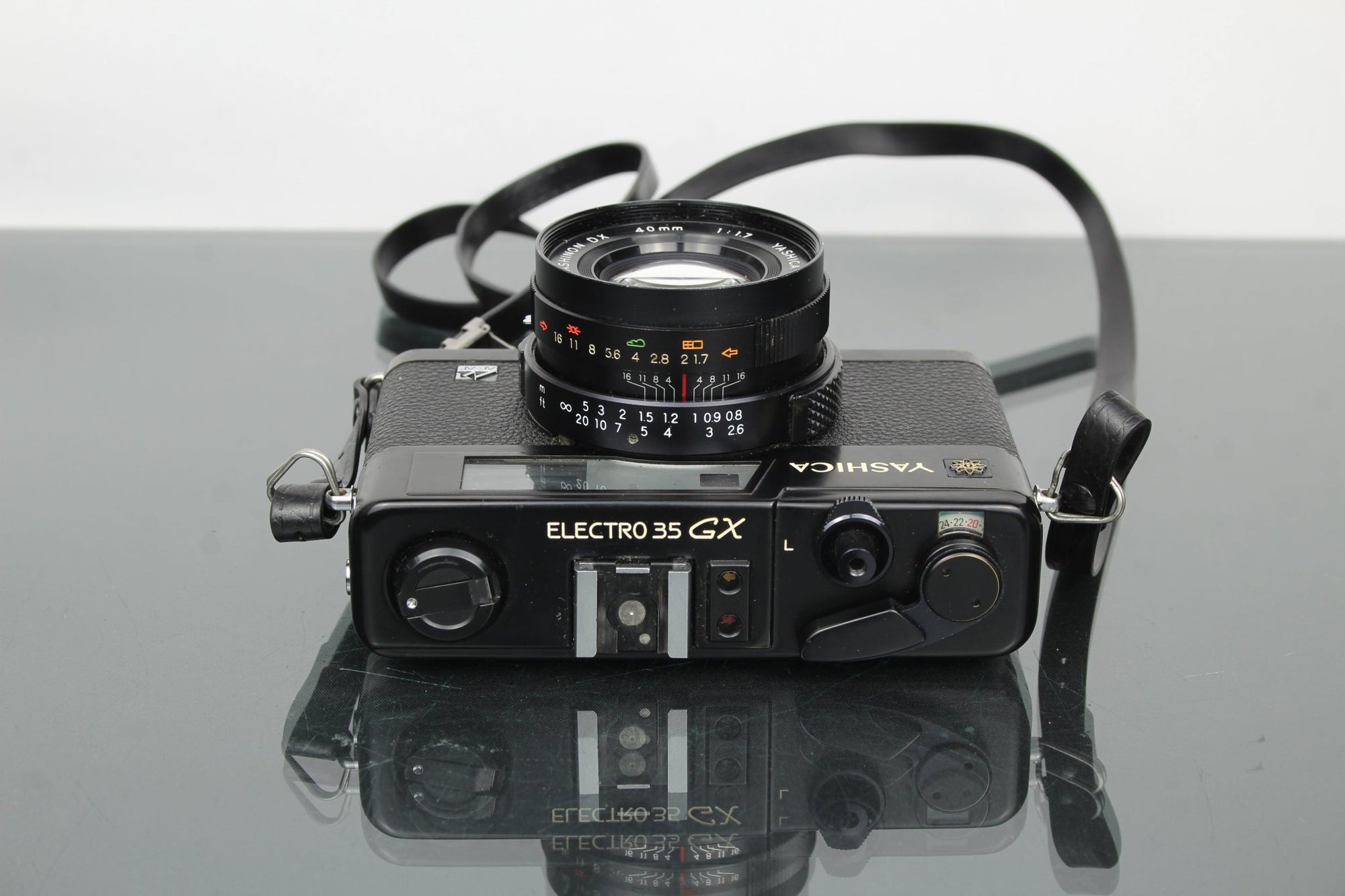 Yashica Electro 35 GX + Color Yashinon DX 40mm 1:1.7 - Dutch|Thrift