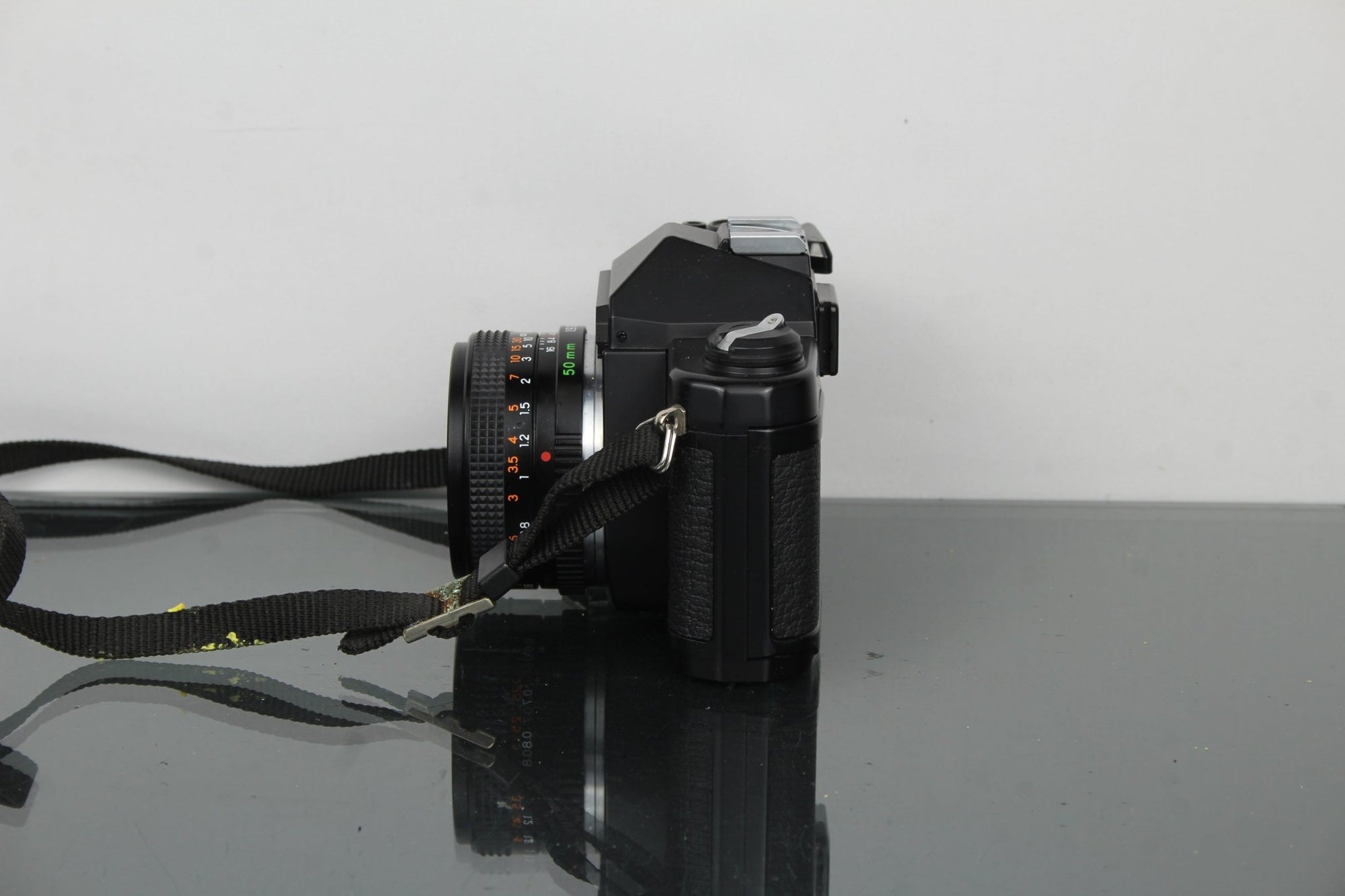 Yashica FX - 3 Super 2000 + Yashica ML 50mm 1:1.9 lens - Dutch|Thrift